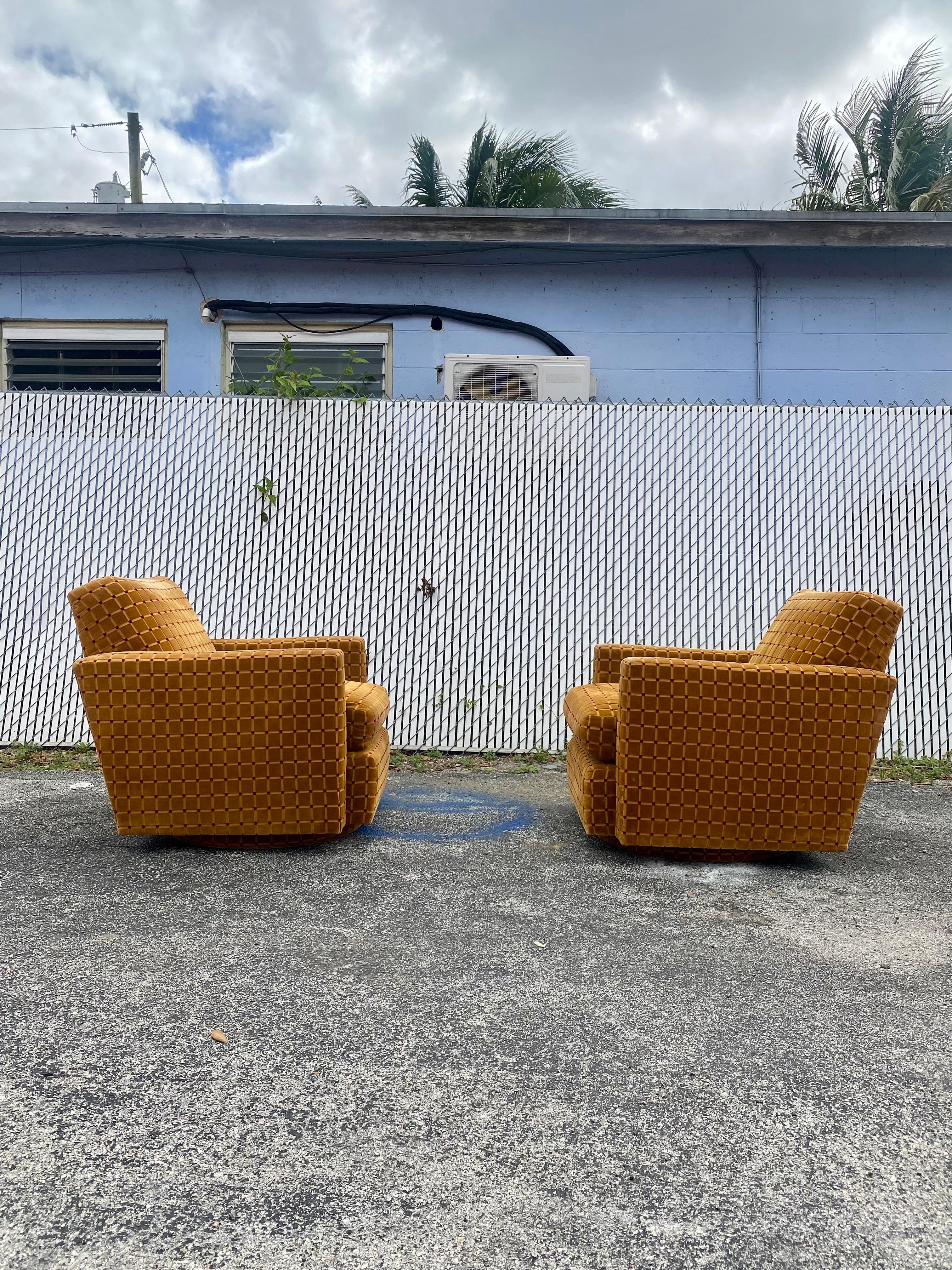 Mid-Century Modern 1970s Milo Baughman Jack Larsen Velvet Cut Mustard Gold Swivel Chairs, Set of 2 For Sale