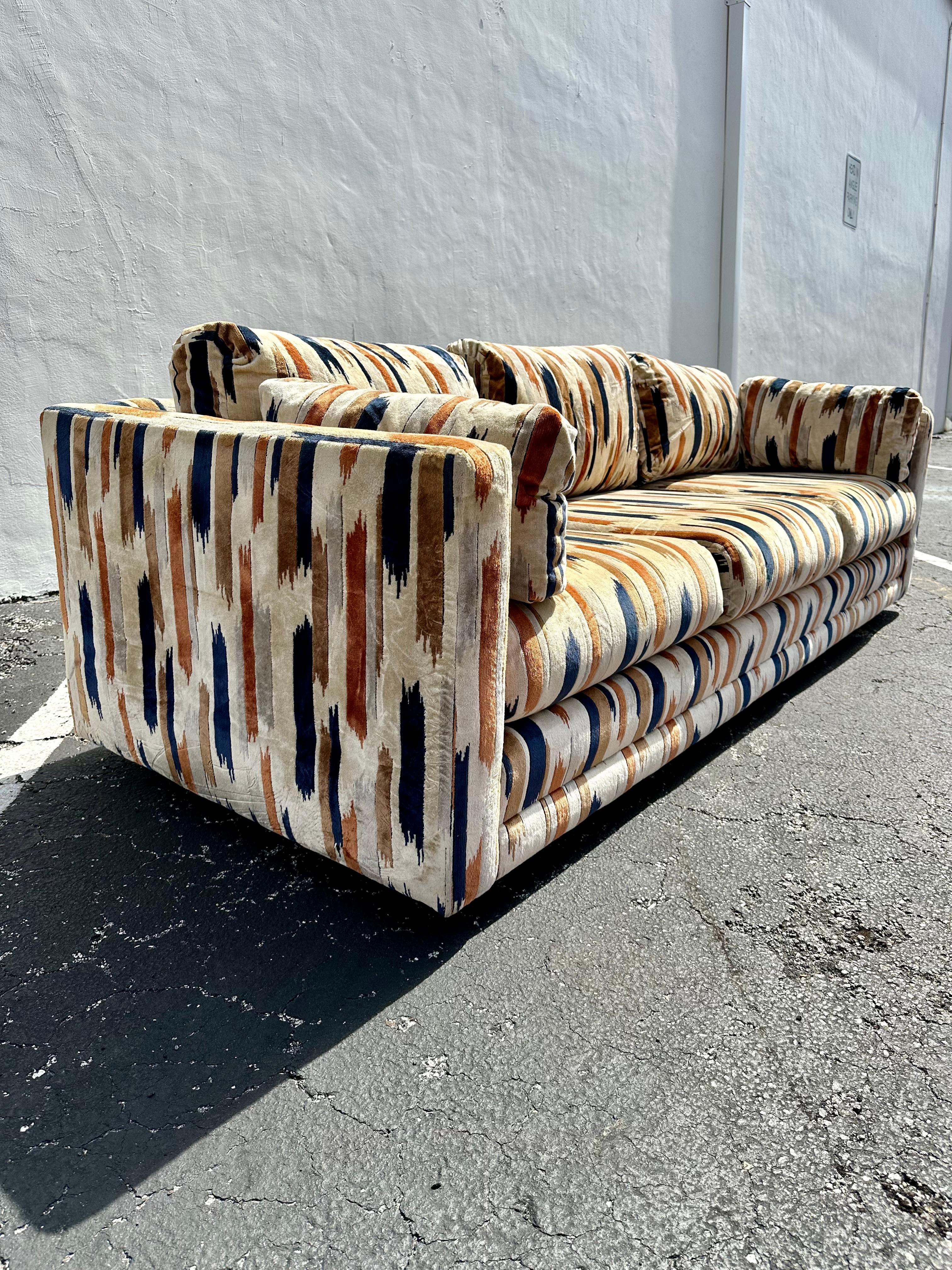 Late 20th Century 1970s Milo Baughman Jack Lenor Larsen Navy Biege Velvet Tuxedo Sofas, Set of 2