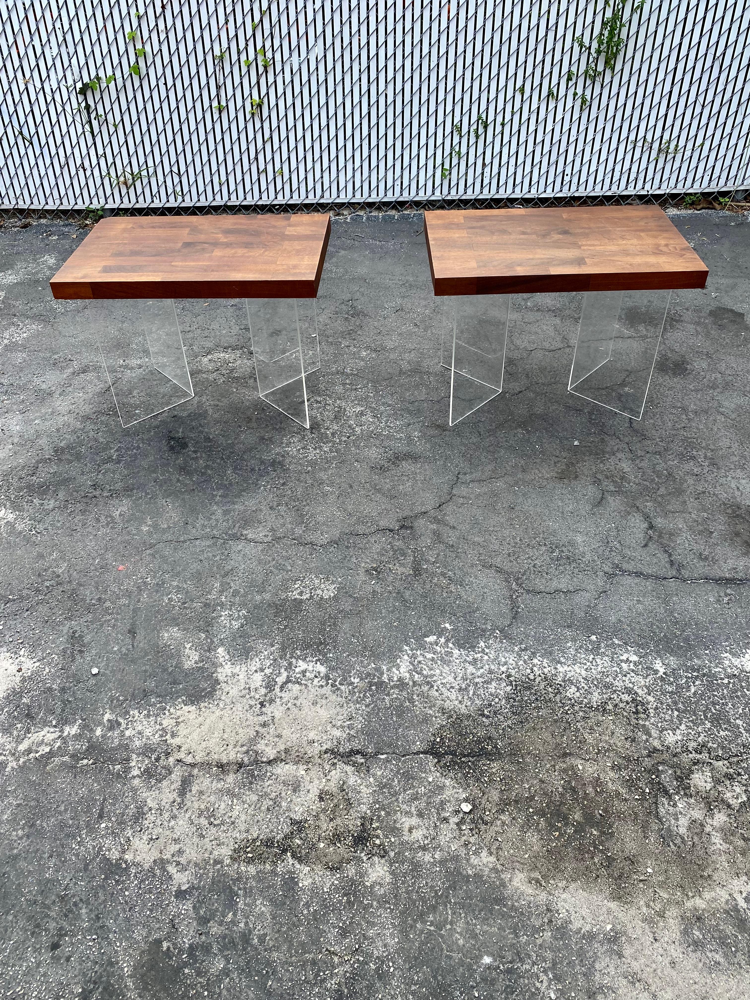 Mid-Century Modern 1970s Milo Baughman Floating Lucite and Wood Tables, Set of 2 For Sale