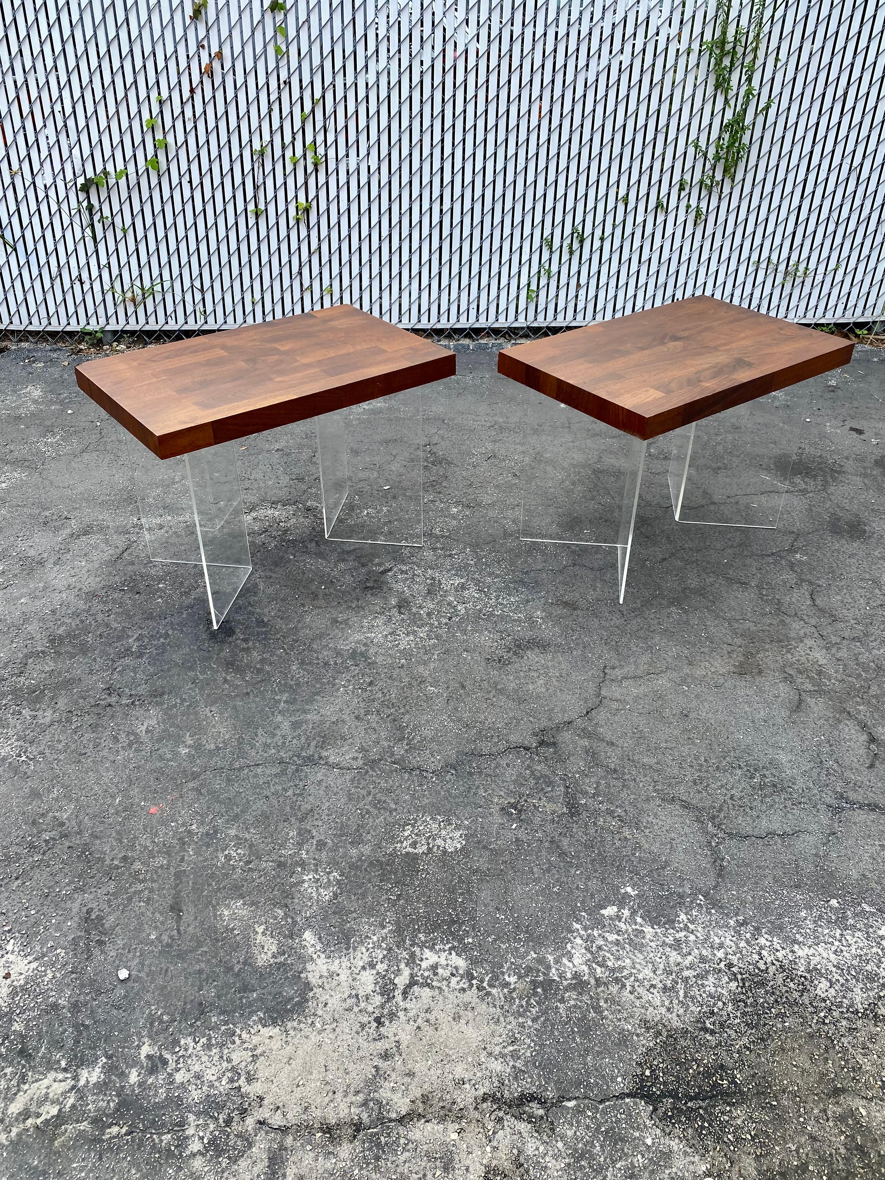 1970s Milo Baughman Floating Lucite and Wood Tables, Set of 2 In Good Condition For Sale In Fort Lauderdale, FL