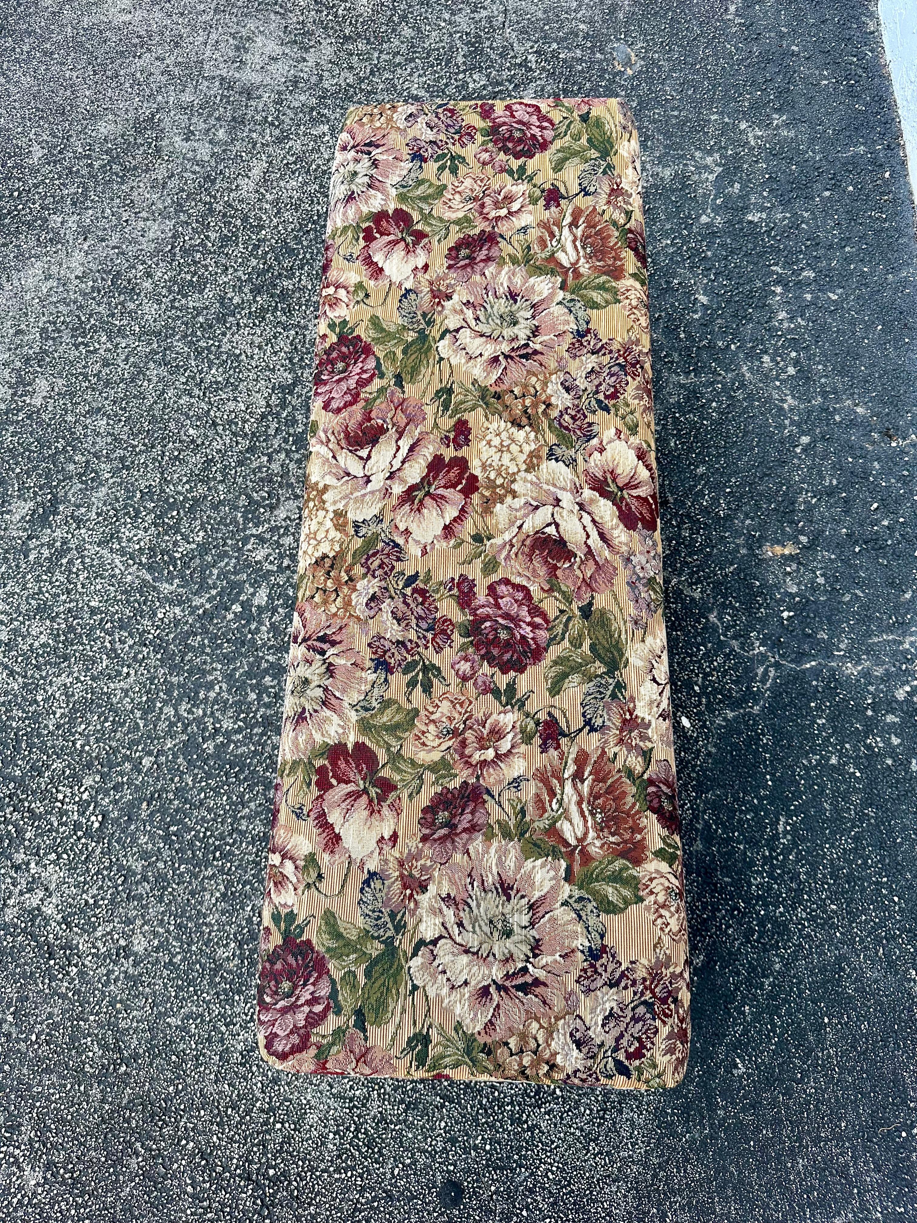 Panca in chintz floreale di Milo Baughman del 1970 in vendita 1