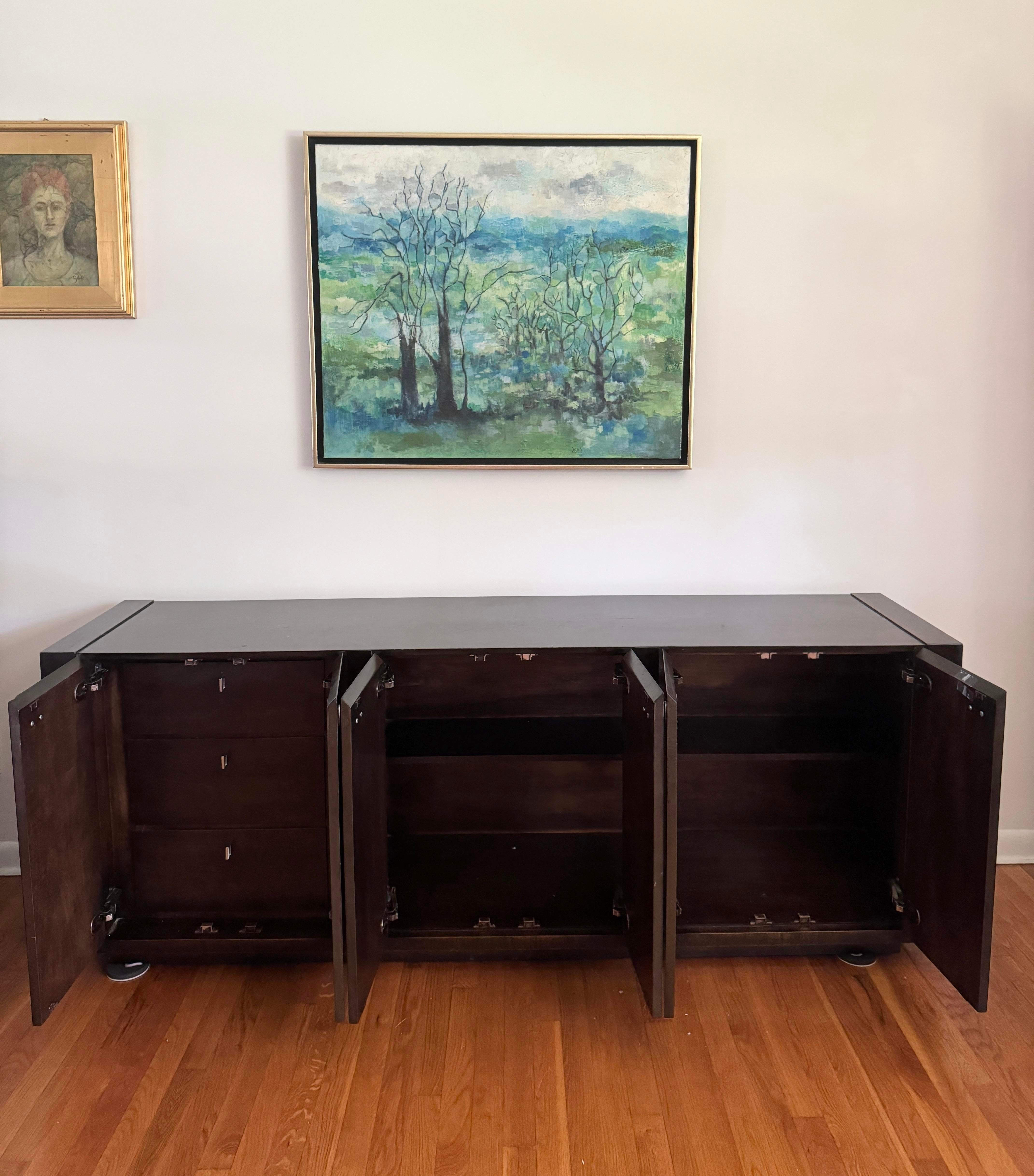 Credenza de madera burl estilo Milo Baughman de los años 70 Moderno de mediados de siglo en venta