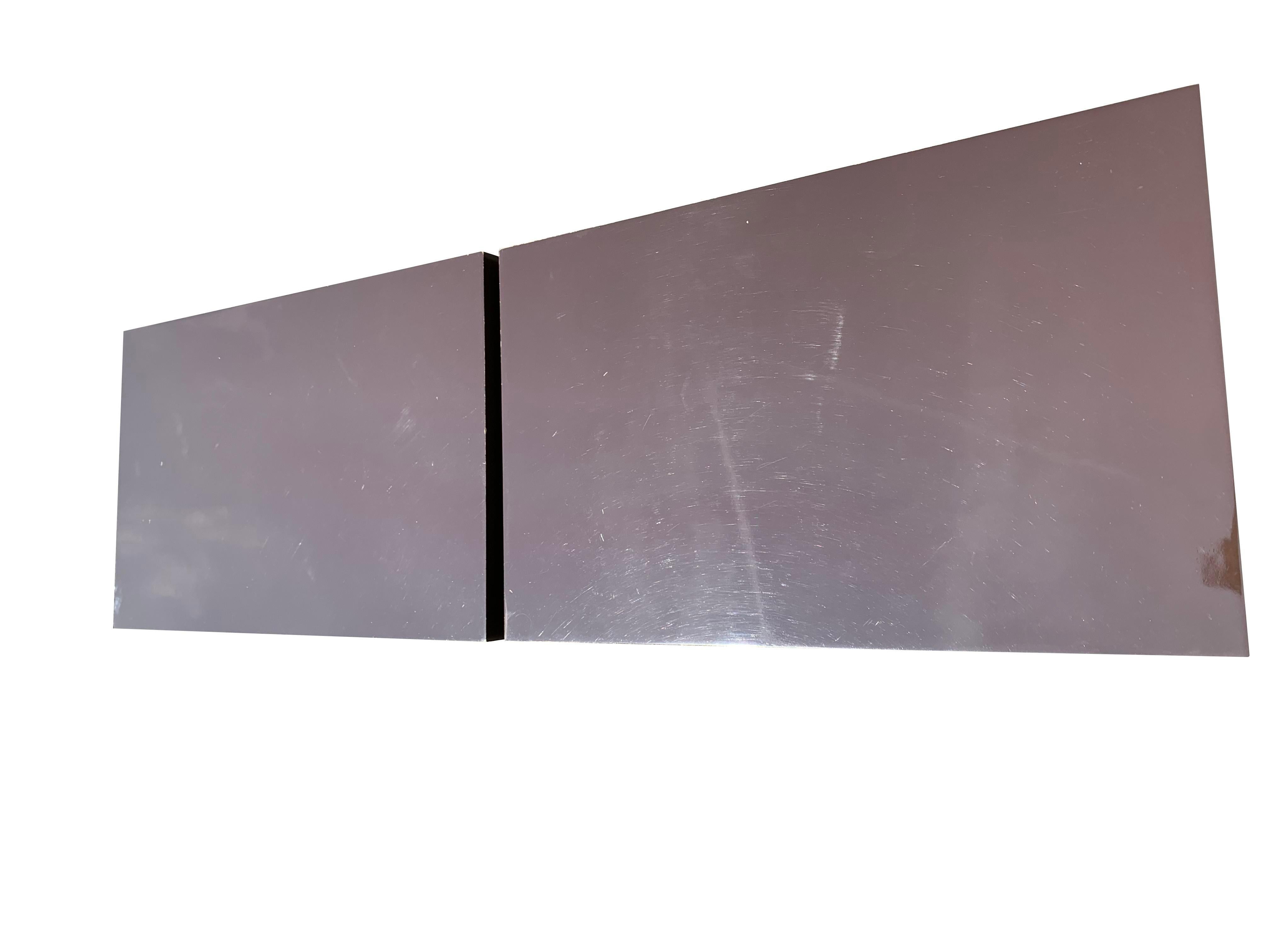 Bois Paire de tables de nuit modernes en bois de ronce de style Milo Baughman des années 1970 en vente