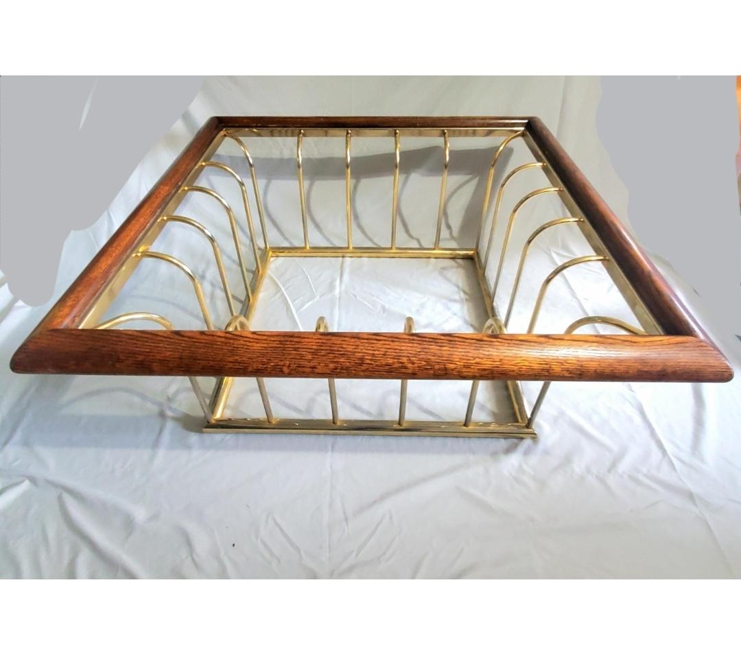 Mid-Century Modern Milo Baughman style bent tubular chrome spoke base square coffee table with wood stained mahogany edge.
Classic and timeless.
Solid piece.
Also have the matching end table in my listings. l