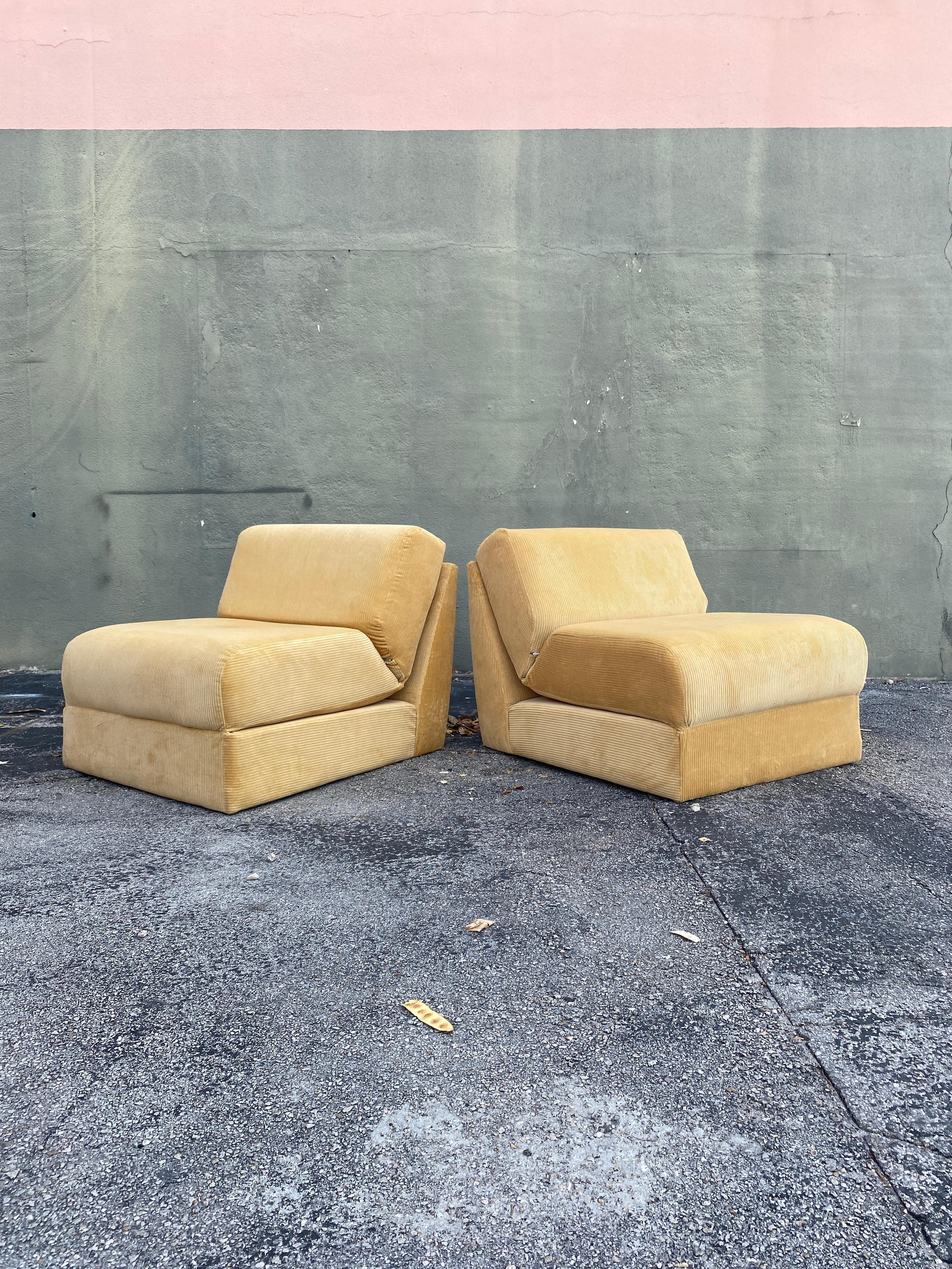 1970s, Milo Baughman Style Lounge Chairs, a Pair 3