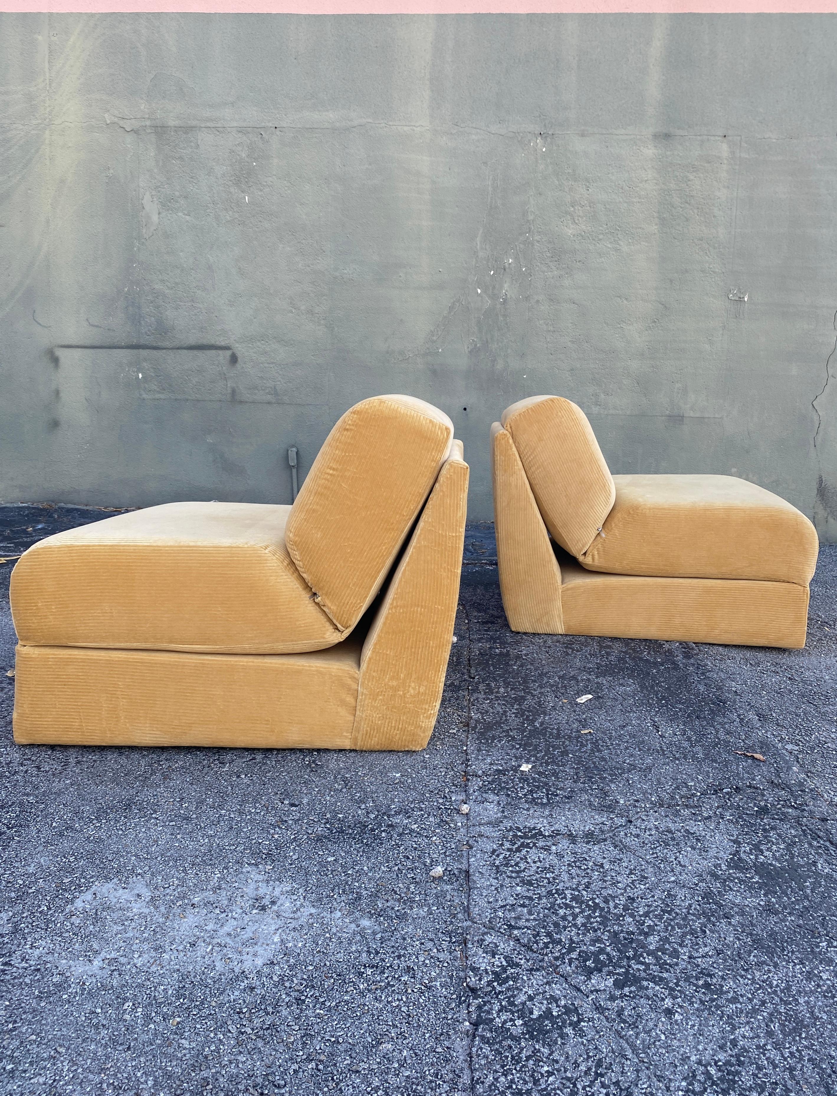 North American 1970s, Milo Baughman Style Lounge Chairs, a Pair