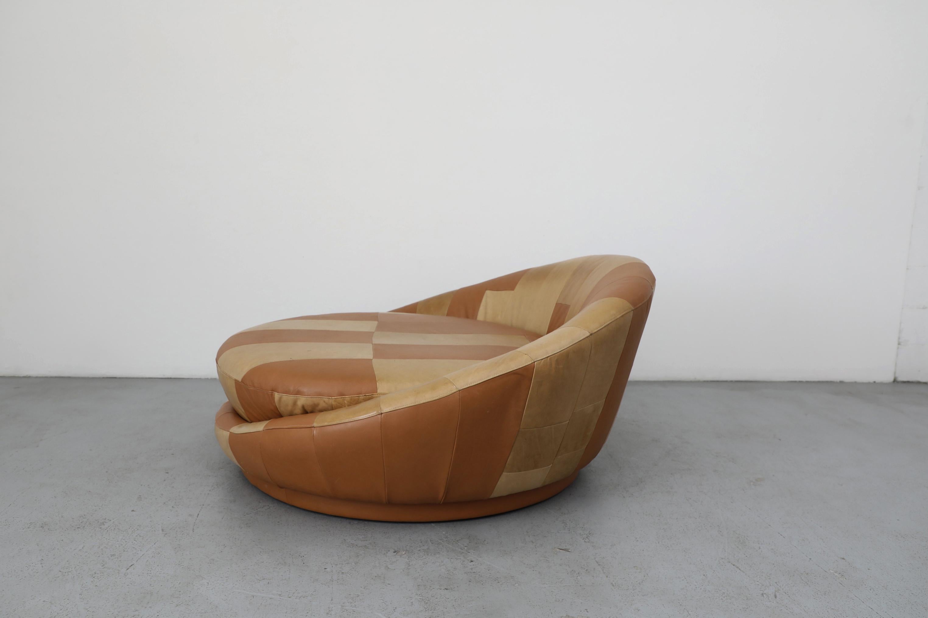 1970 Milo Baughman Style Satellite Sofa, Patchwork Brown Leather Bon état - En vente à Los Angeles, CA