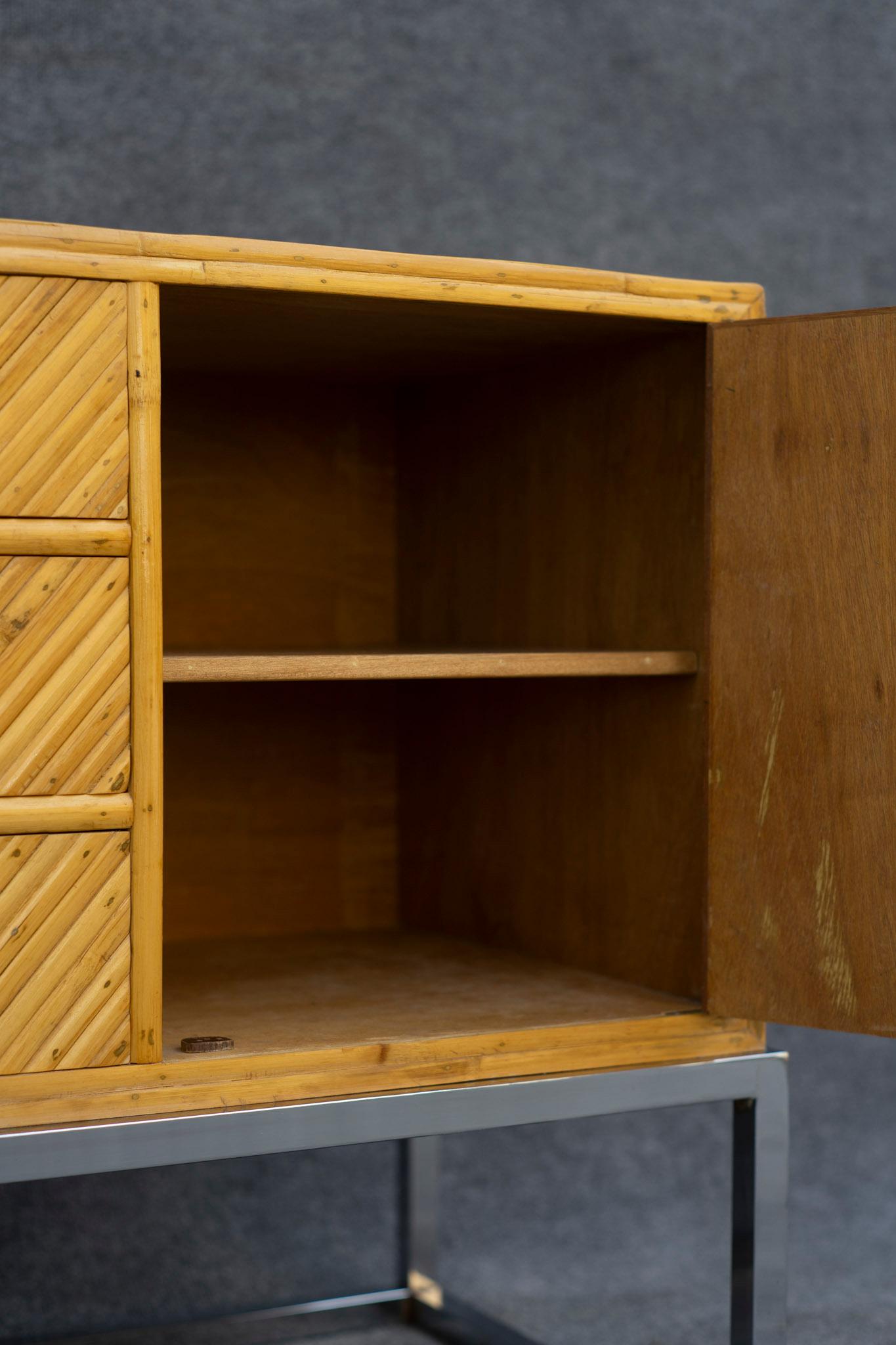 Credenza o mobile di Milo Baughman degli anni '70 in stile Split Pencil Reed in bambù e cromato in vendita 9