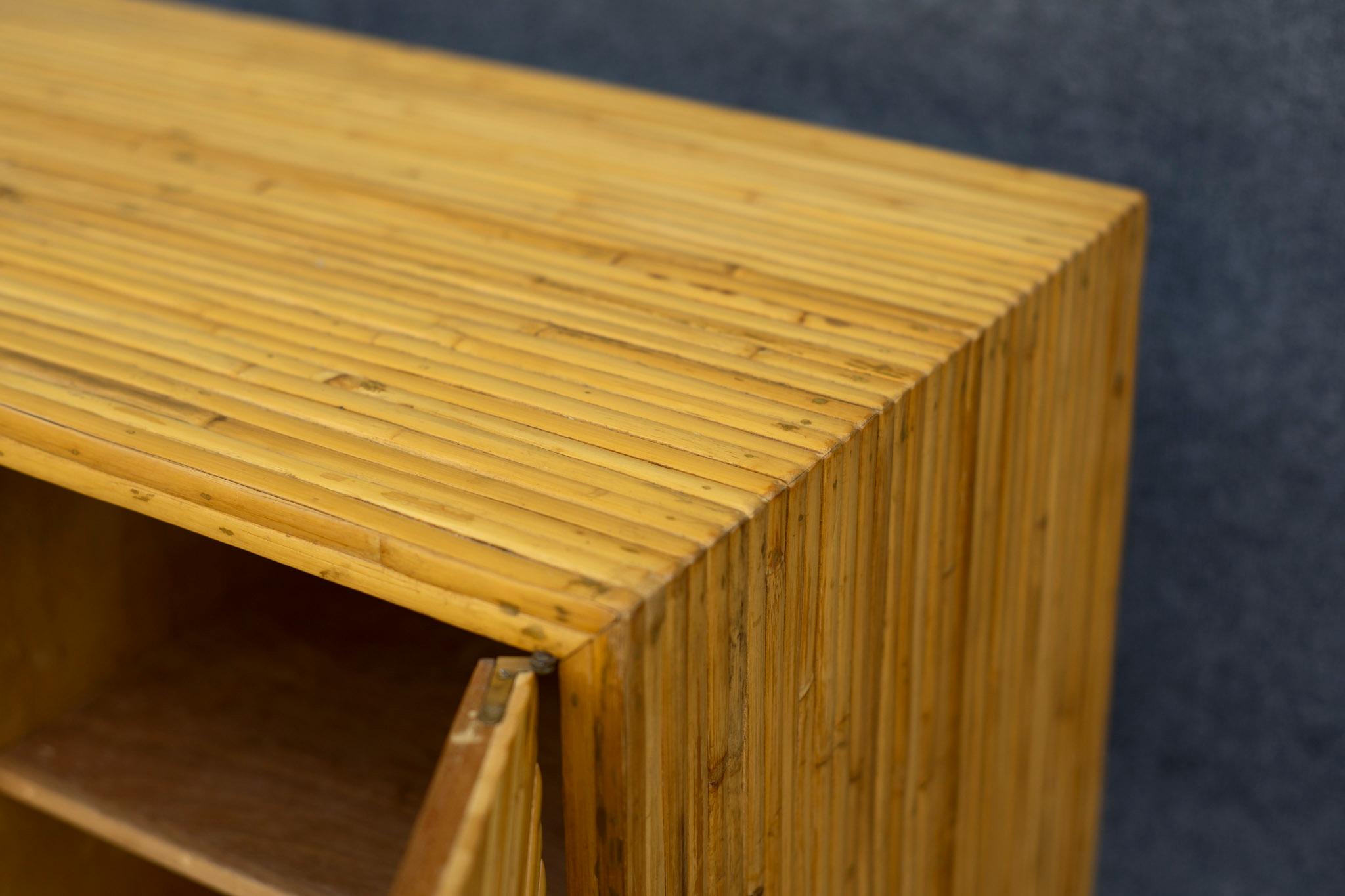 Credenza o mobile di Milo Baughman degli anni '70 in stile Split Pencil Reed in bambù e cromato in vendita 11