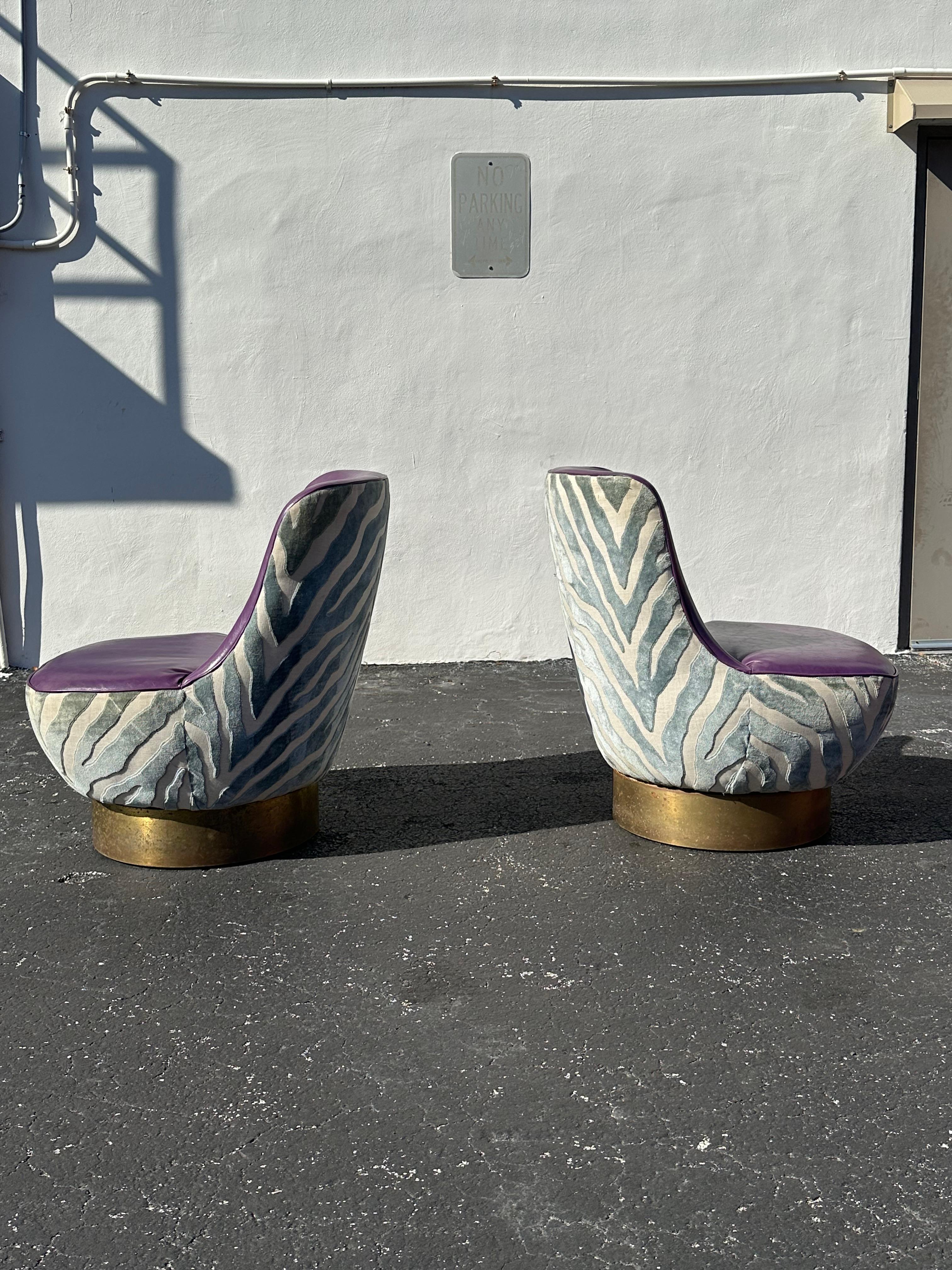 Milo Baughman Teal Zebra Samt 1970er Jahre  Lila Leder-Drehstühle, 2er-Set im Angebot 2
