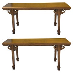 Consola/altar de madera de nogal tallada estilo Ming de los años 70 de Drexel, Pareja