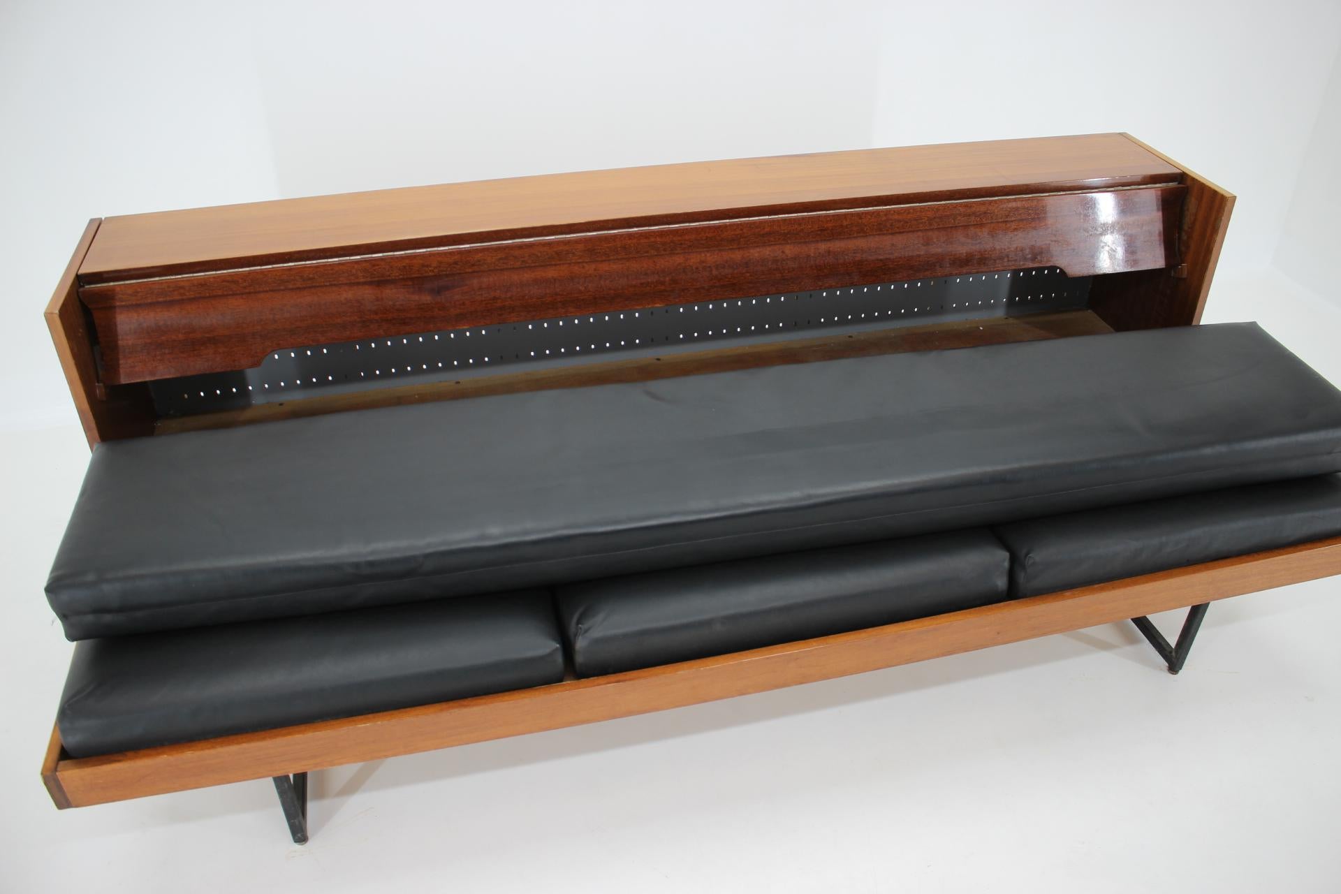 1970s Minimalist Sofa/Daybed in Black Leatherette, Czechoslovakia In Good Condition In Praha, CZ