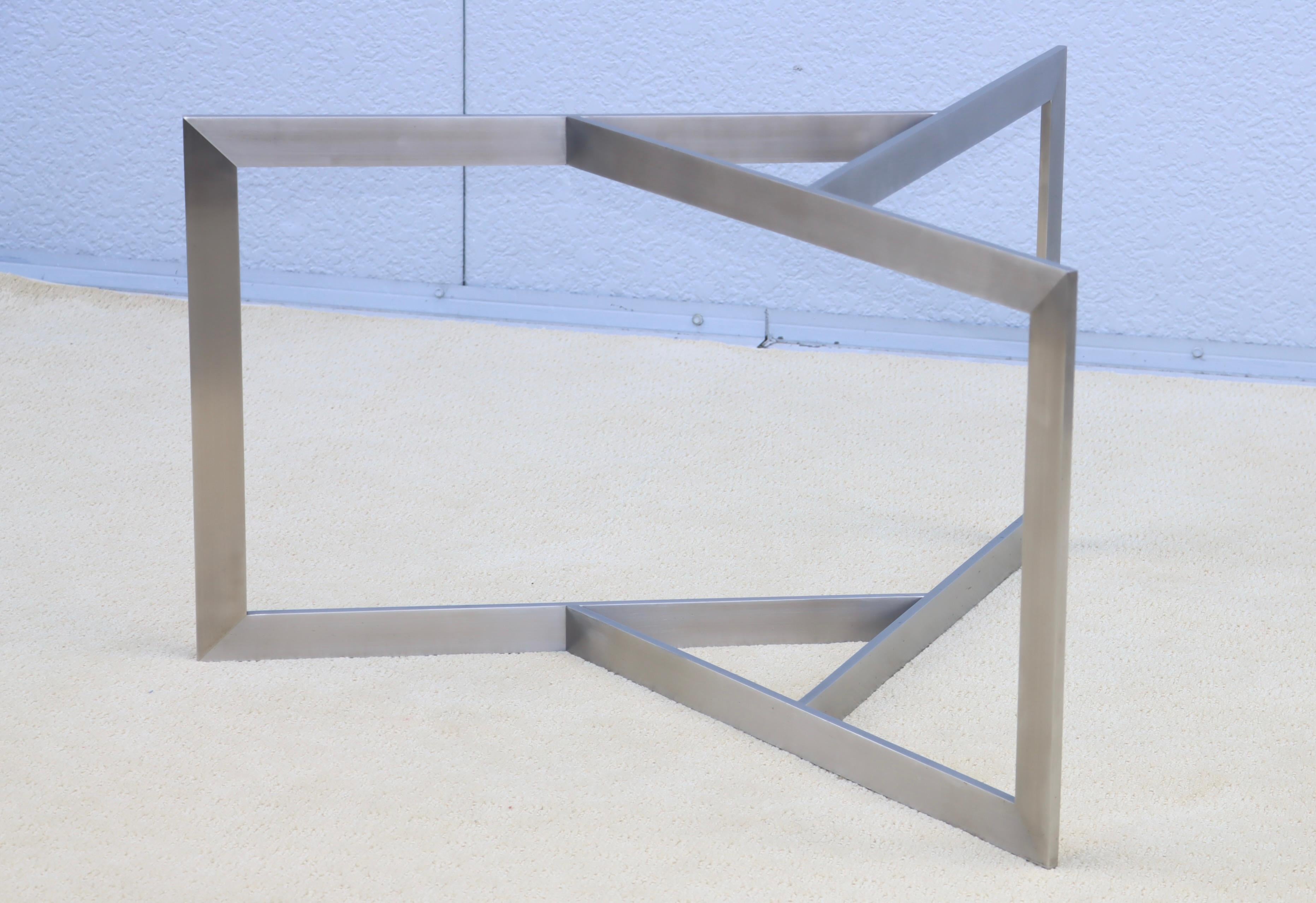 Table basse minimaliste des années 1970 avec plateau rond en verre en vente 4