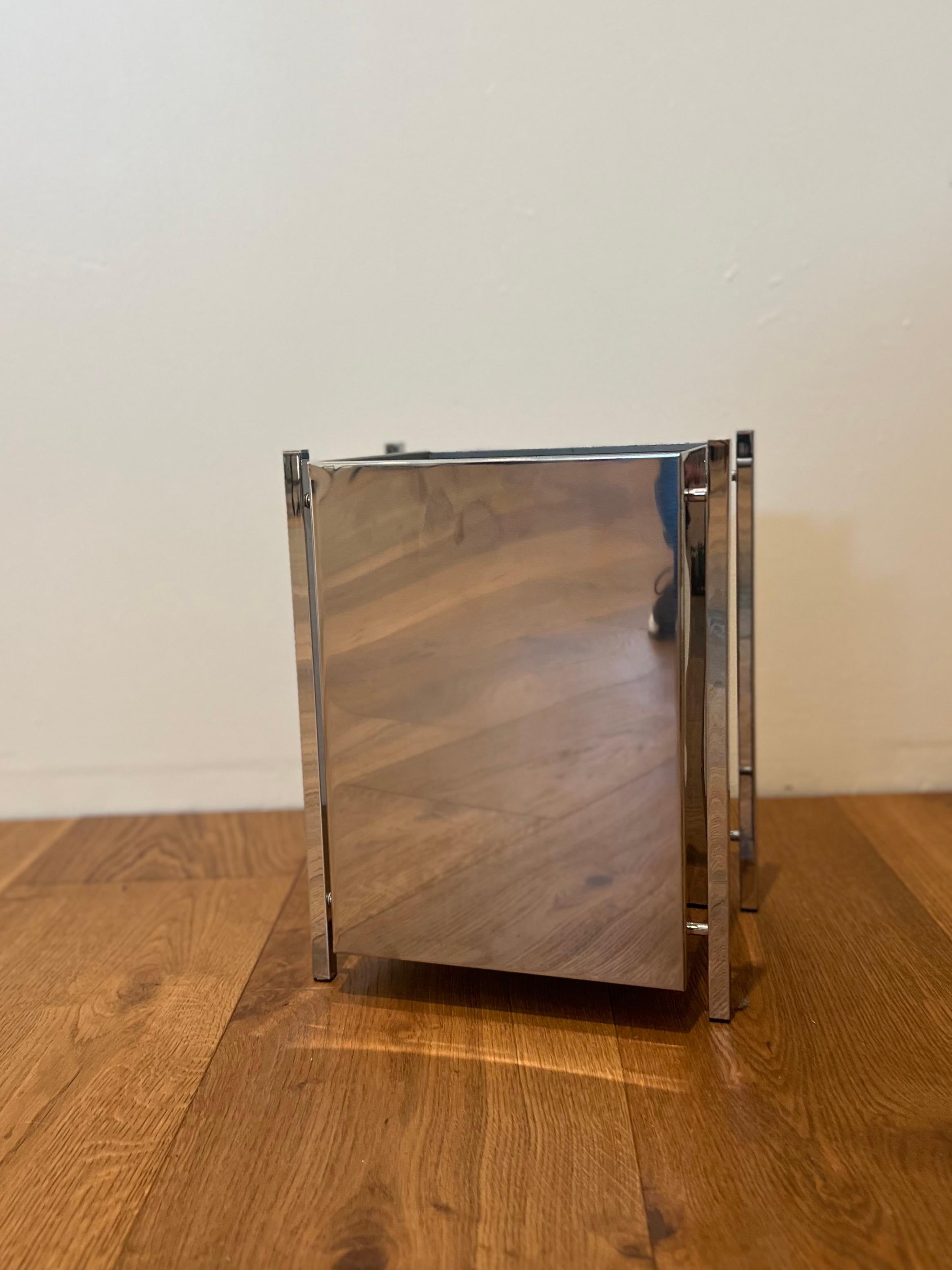 1970 Mirror Shine Plated Chrome Planter/Waste Can Space AGE In condizioni ottime in vendita a San Diego, CA