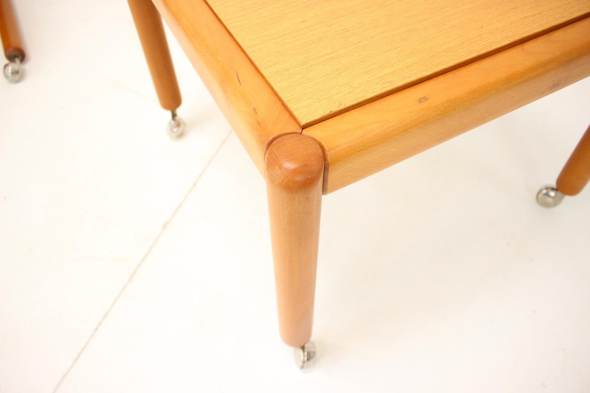 Table de conférence mobile des années 1970, fabricant TON, Tchécoslovaquie en vente 3