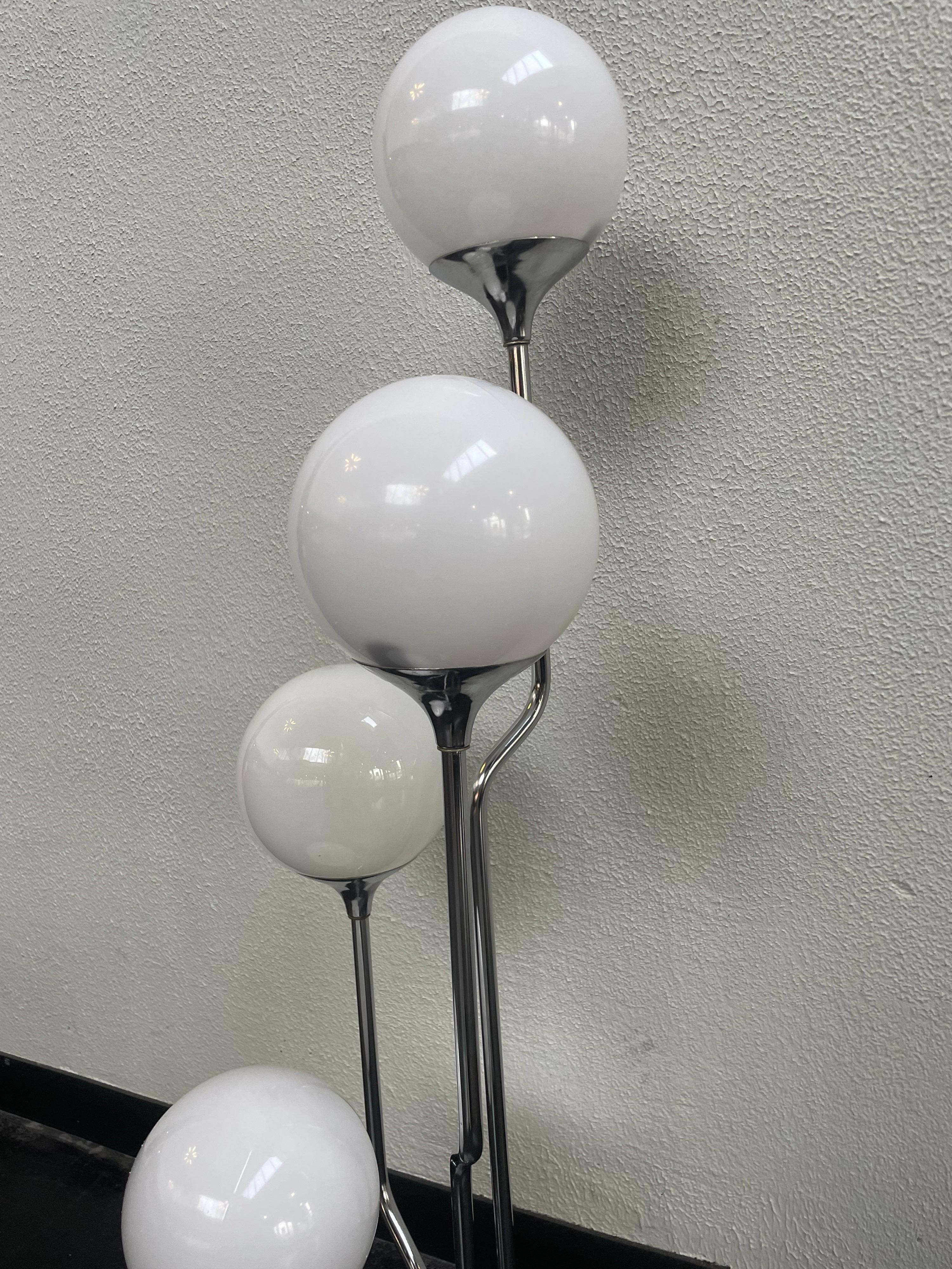 1970s Mod Chrome Table Lamp with 4 Globes, 2 Available In Good Condition In Philadelphia, PA