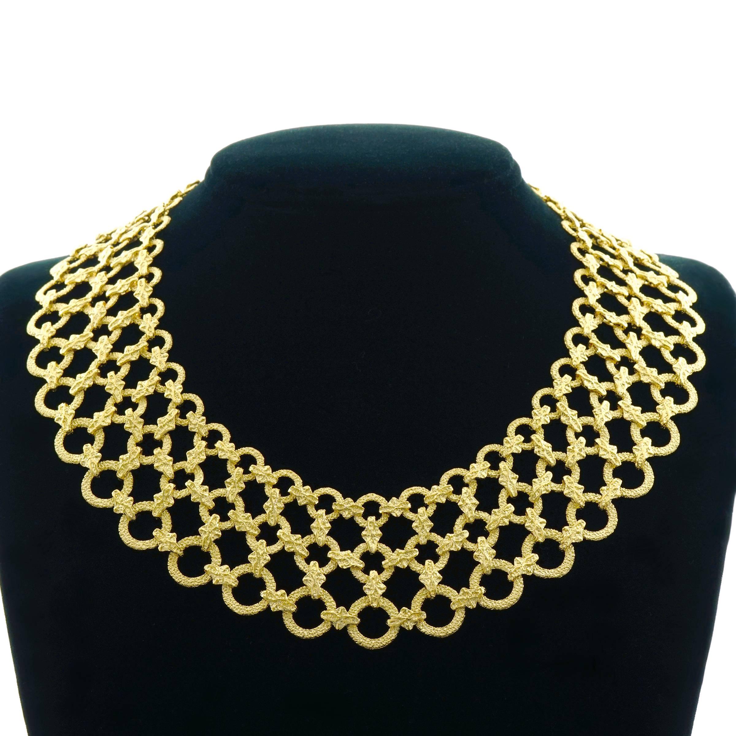 1970s Mod Gold Collar Necklace In Excellent Condition In Litchfield, CT