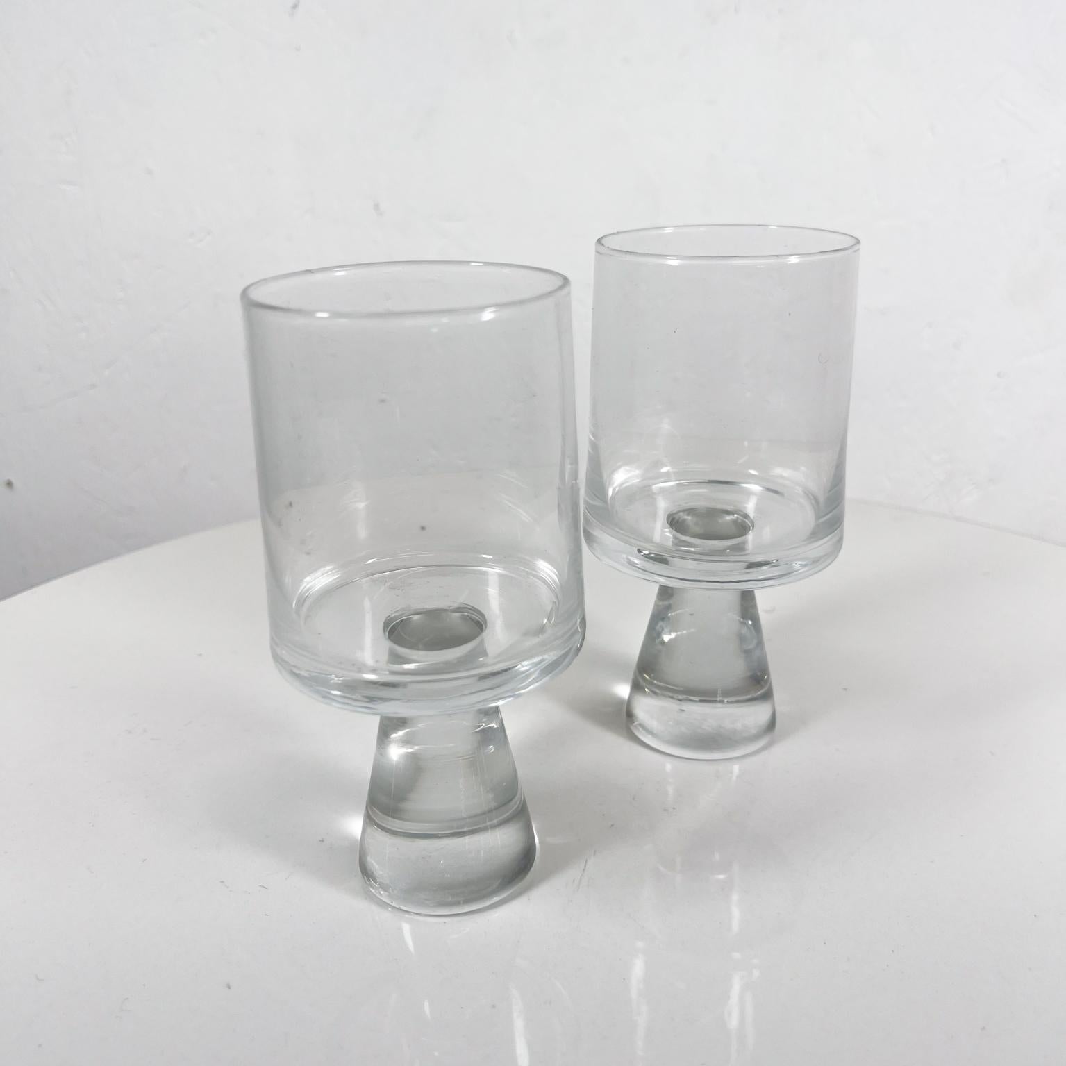 1970s Mod Set of Two Tumbler Water Goblet Crystal Glasses In Good Condition For Sale In Chula Vista, CA