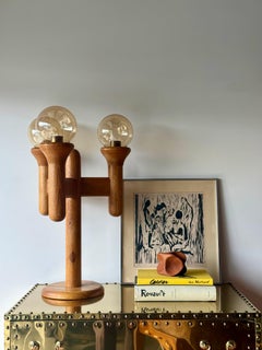 Lampada da tavolo scultorea a triplo globo in Oak della Modeline of California degli anni '70