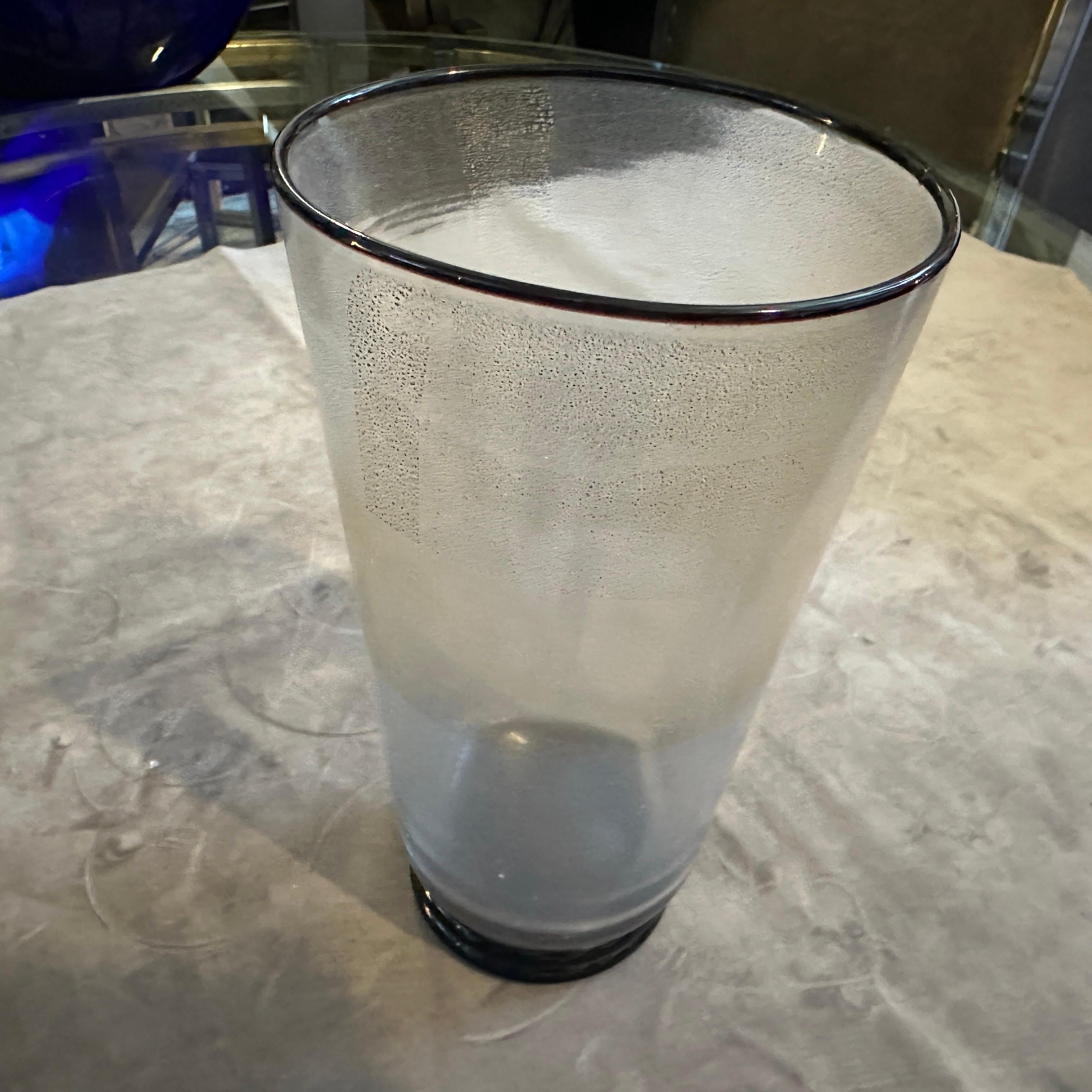 Vaso moderno anni '70 in vetro trasparente nero e oro di Murano in vendita 3