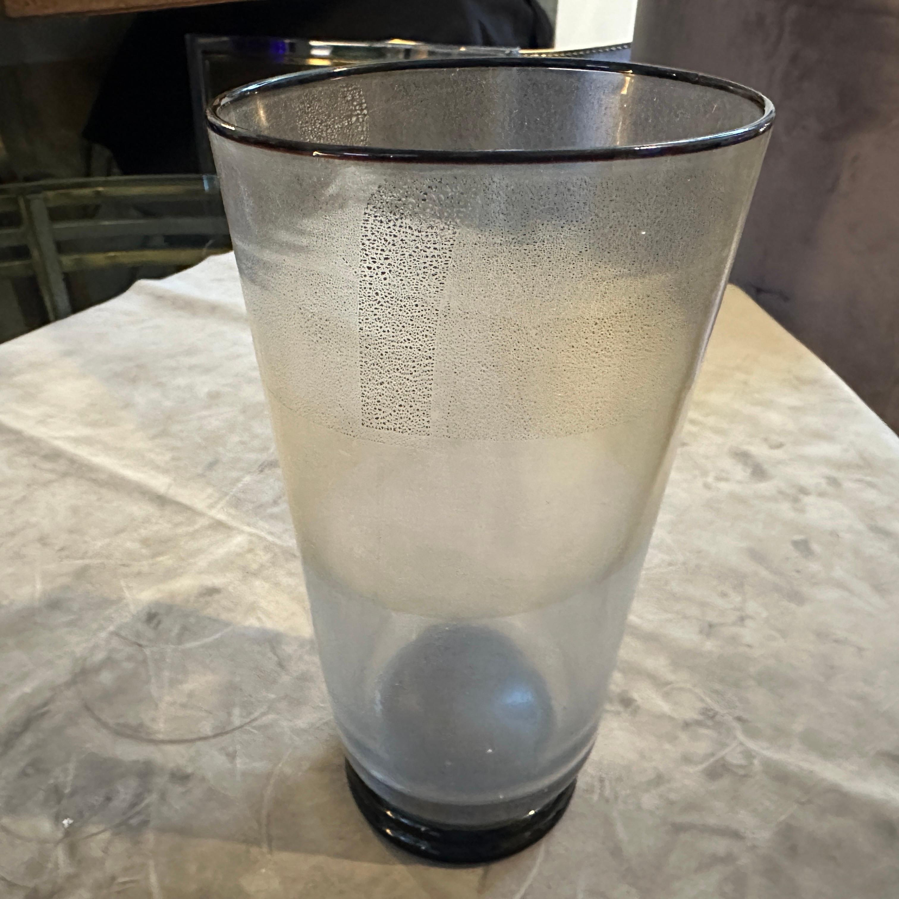 Moderno Vaso moderno anni '70 in vetro trasparente nero e oro di Murano in vendita