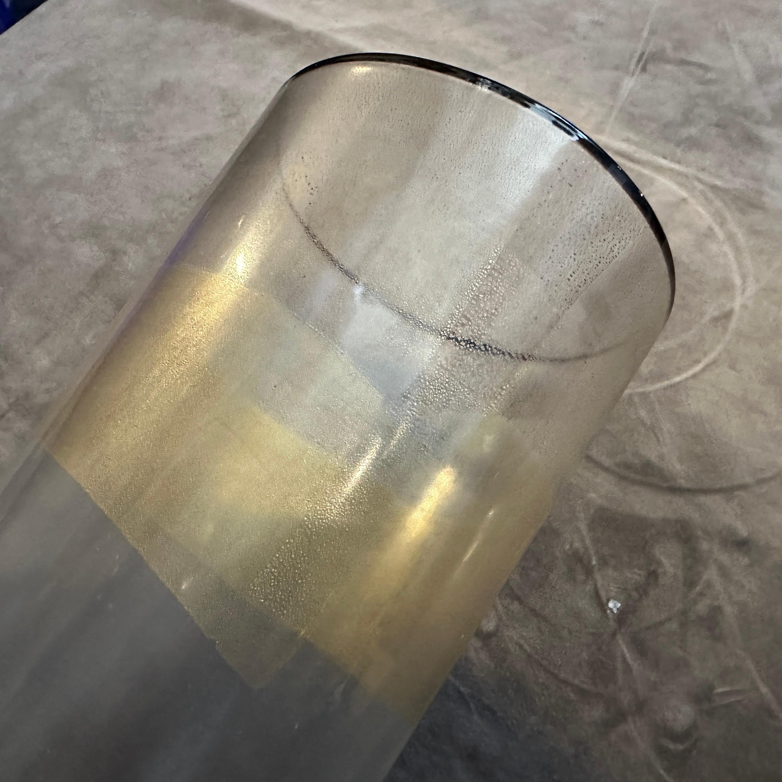 Italiano Vaso moderno anni '70 in vetro trasparente nero e oro di Murano in vendita
