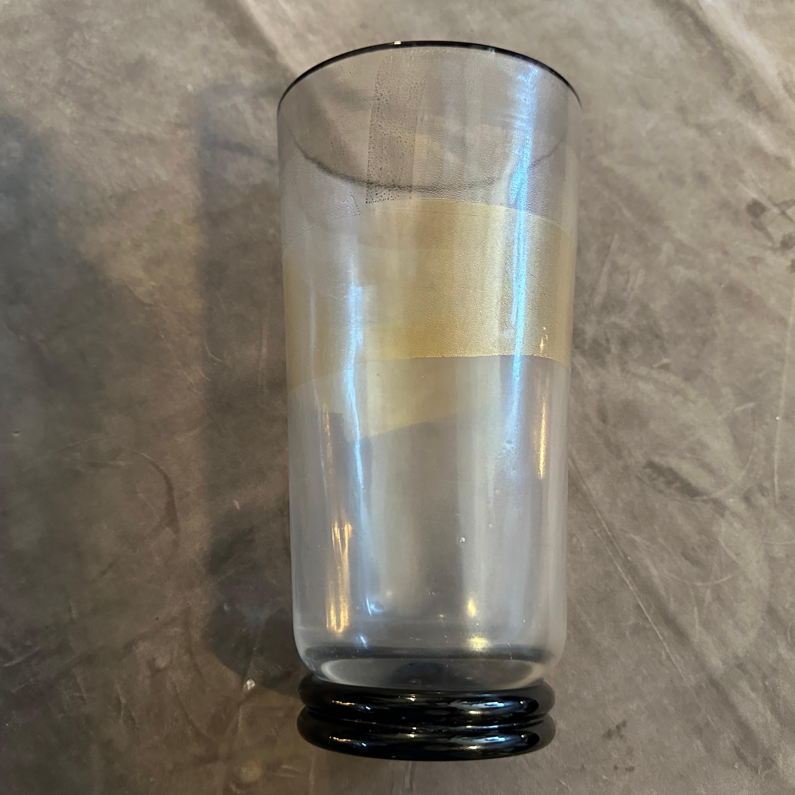 XX secolo Vaso moderno anni '70 in vetro trasparente nero e oro di Murano in vendita