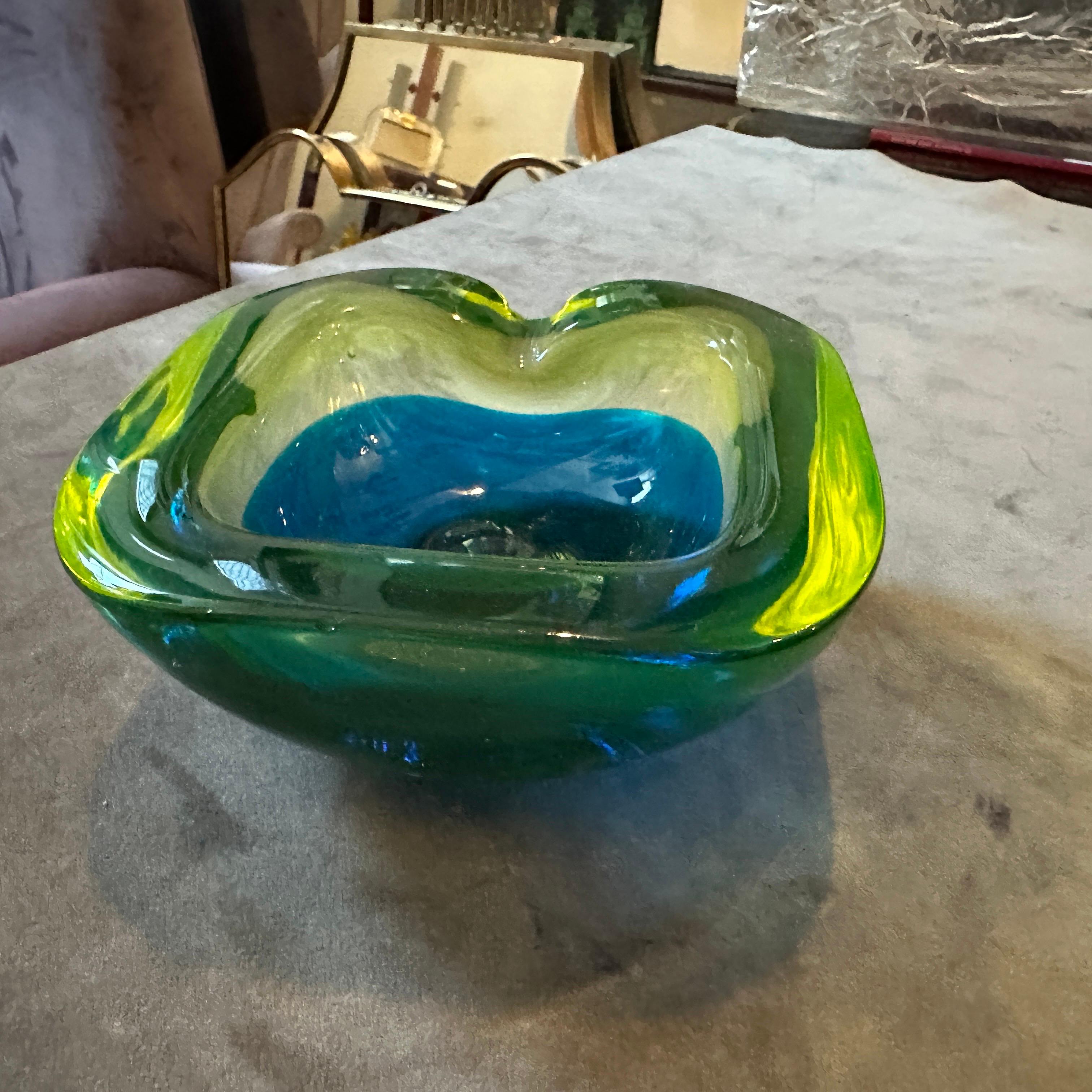 1970 Moderne Cendrier en verre Murano Glass Sommerso bleu et vert par Seguso en vente 3