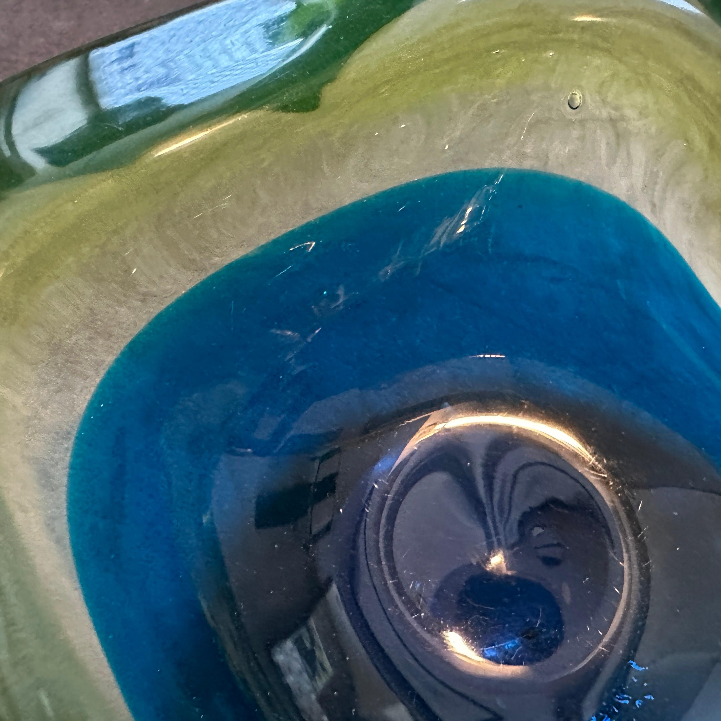 Fait main 1970 Moderne Cendrier en verre Murano Glass Sommerso bleu et vert par Seguso en vente