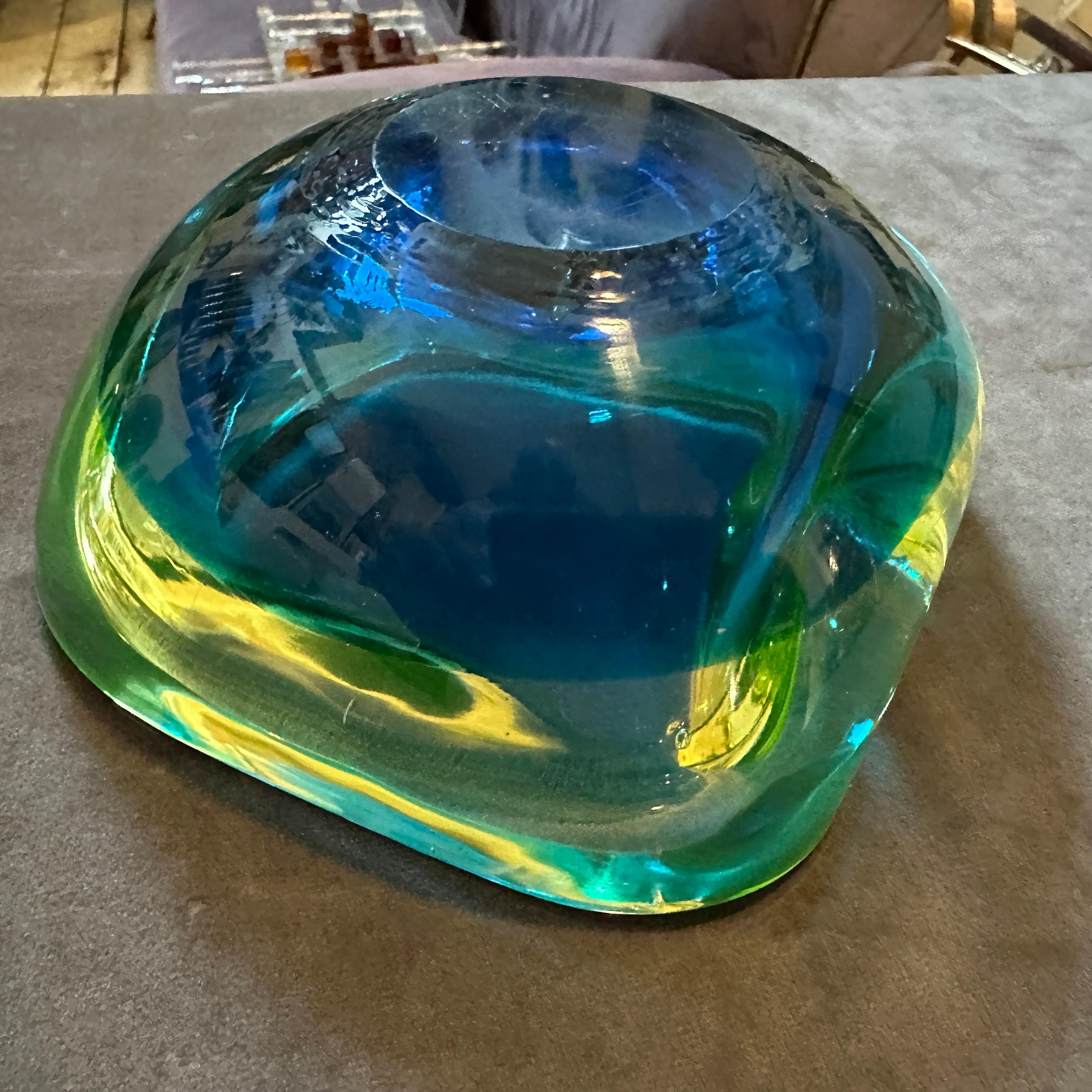 1970 Moderne Cendrier en verre Murano Glass Sommerso bleu et vert par Seguso Excellent état - En vente à Aci Castello, IT
