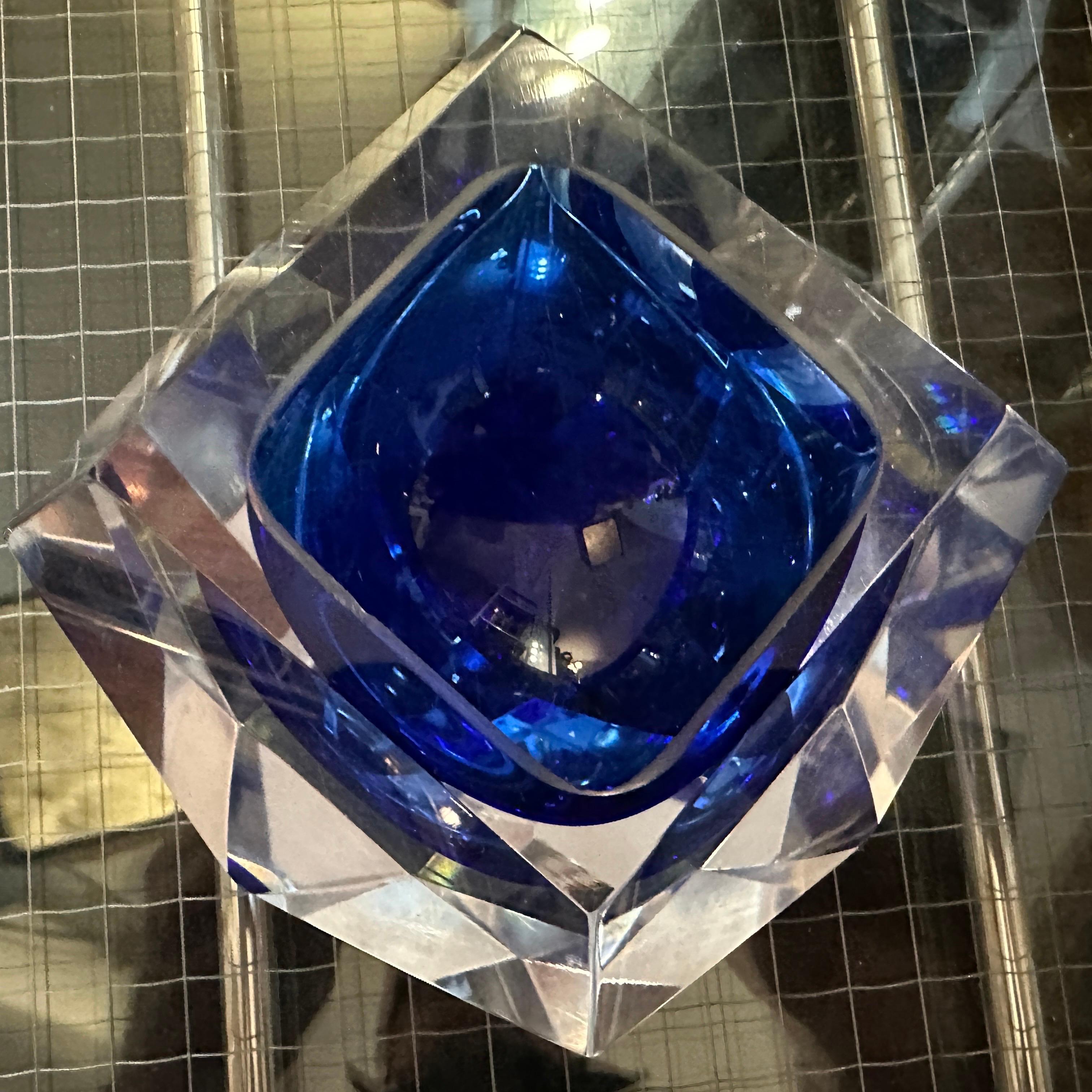 Italiano Posacenere moderno anni '70 in vetro di Murano Glass Sommerso sfaccettato di Seguso in vendita