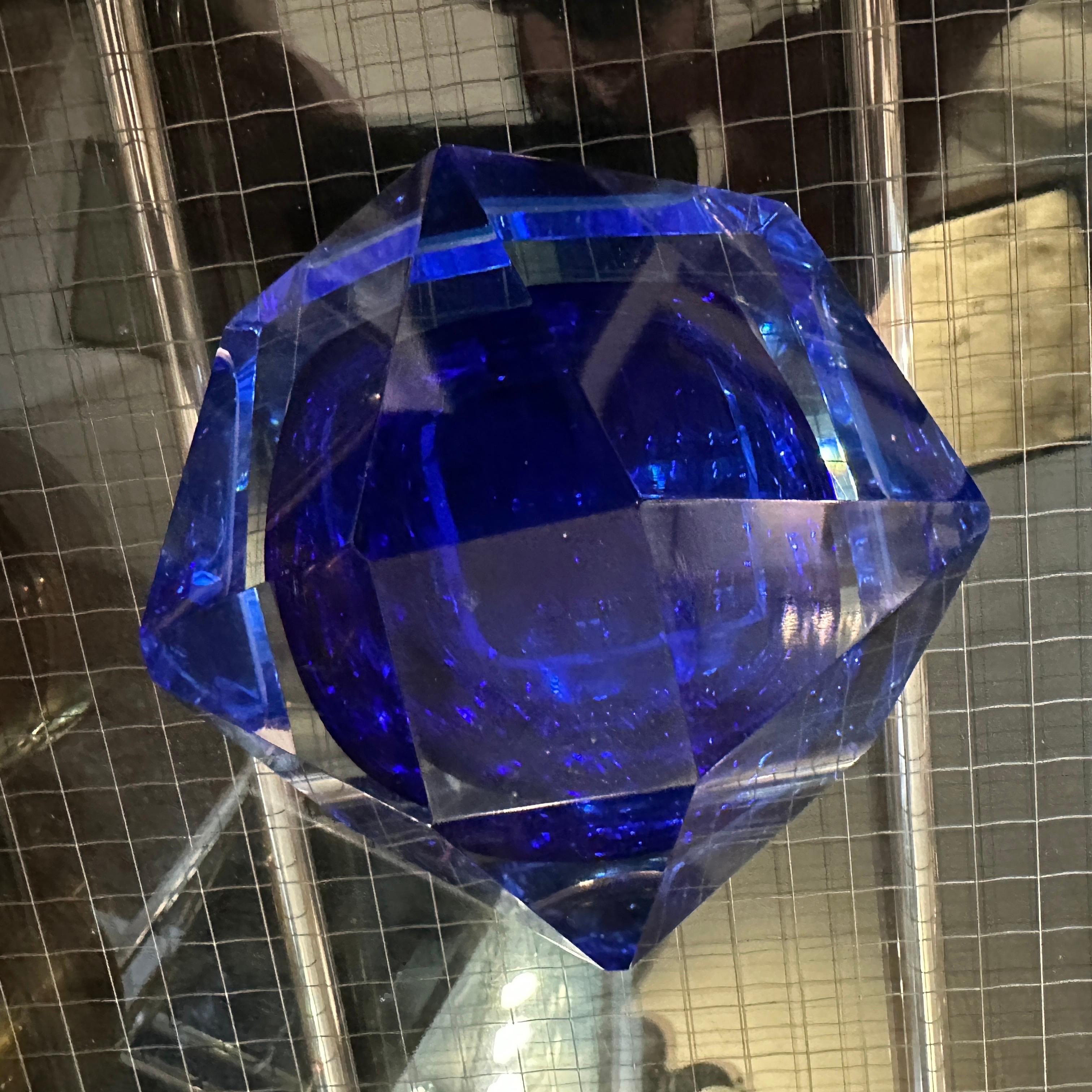 Vetro di Murano Posacenere moderno anni '70 in vetro di Murano Glass Sommerso sfaccettato di Seguso in vendita
