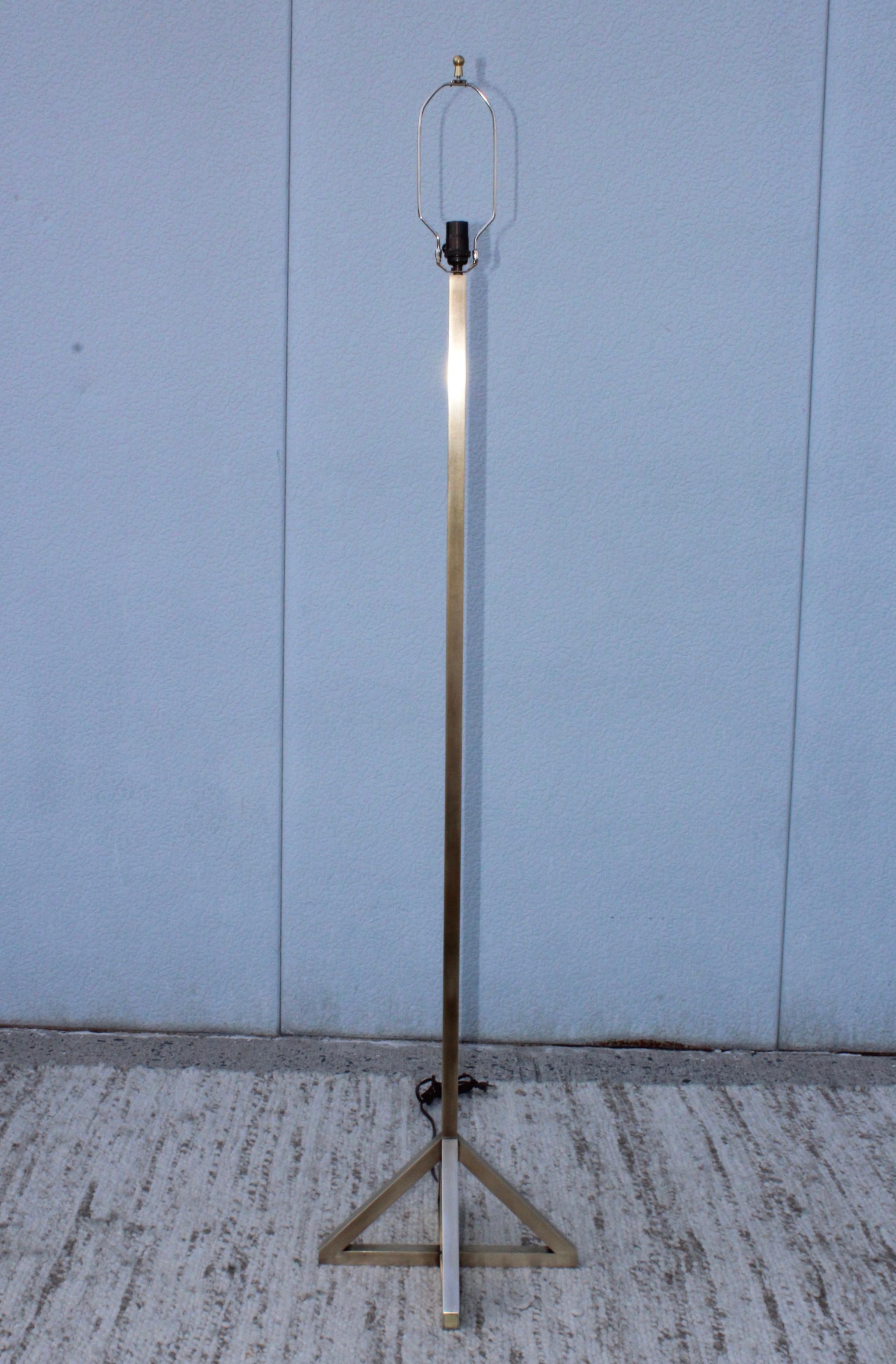 1970s Modern Brass Floor Lamp In Good Condition In New York, NY