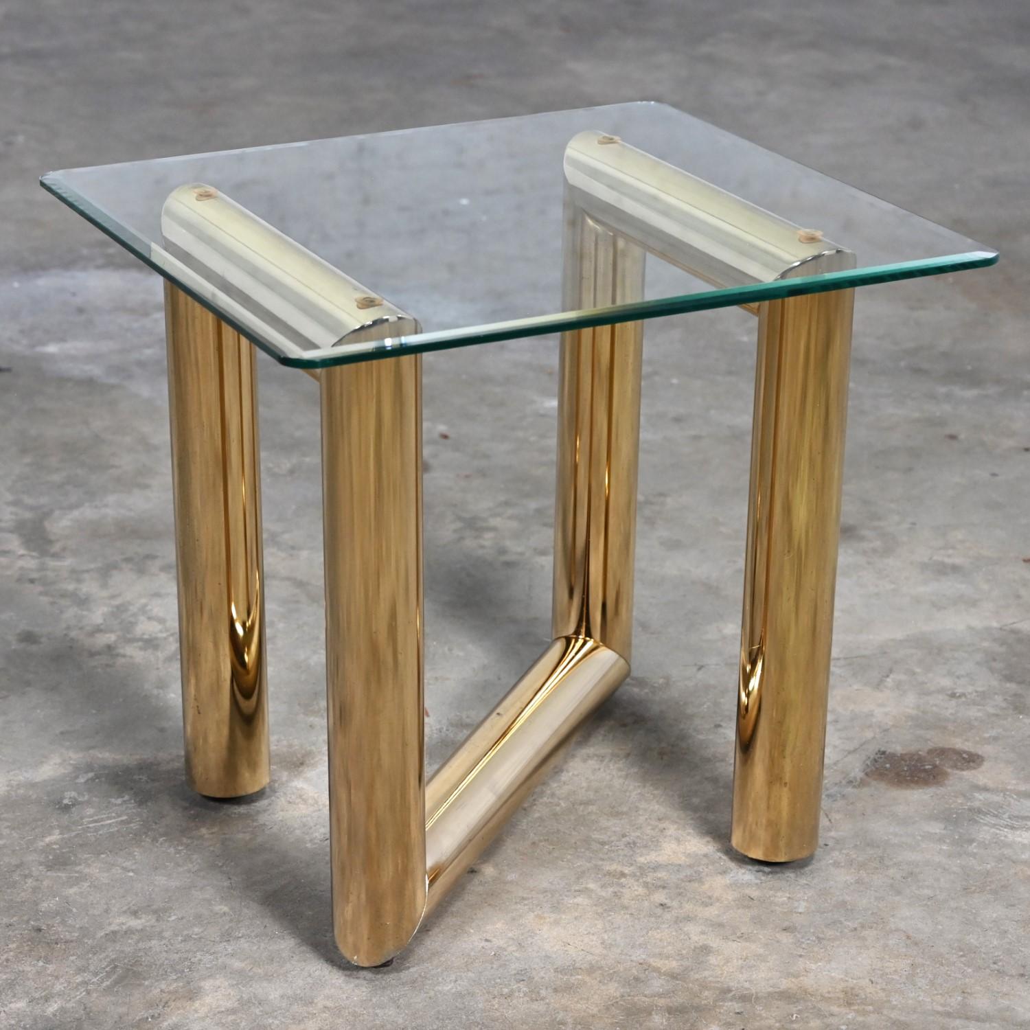 Table d'appoint ou d'extrémité en laiton des années 1970 avec plateau en verre carré style Karl Springer en vente 10