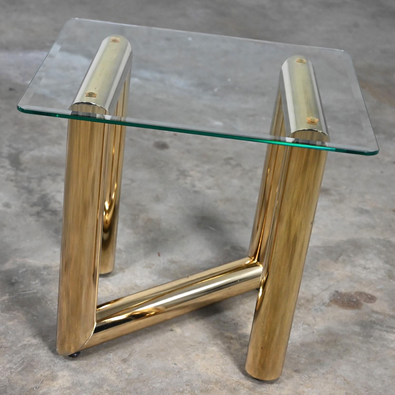 1970er Modern Vermessingt End- oder Beistelltisch Quadratische Glasplatte Stil Karl Springer (Beschichtet) im Angebot