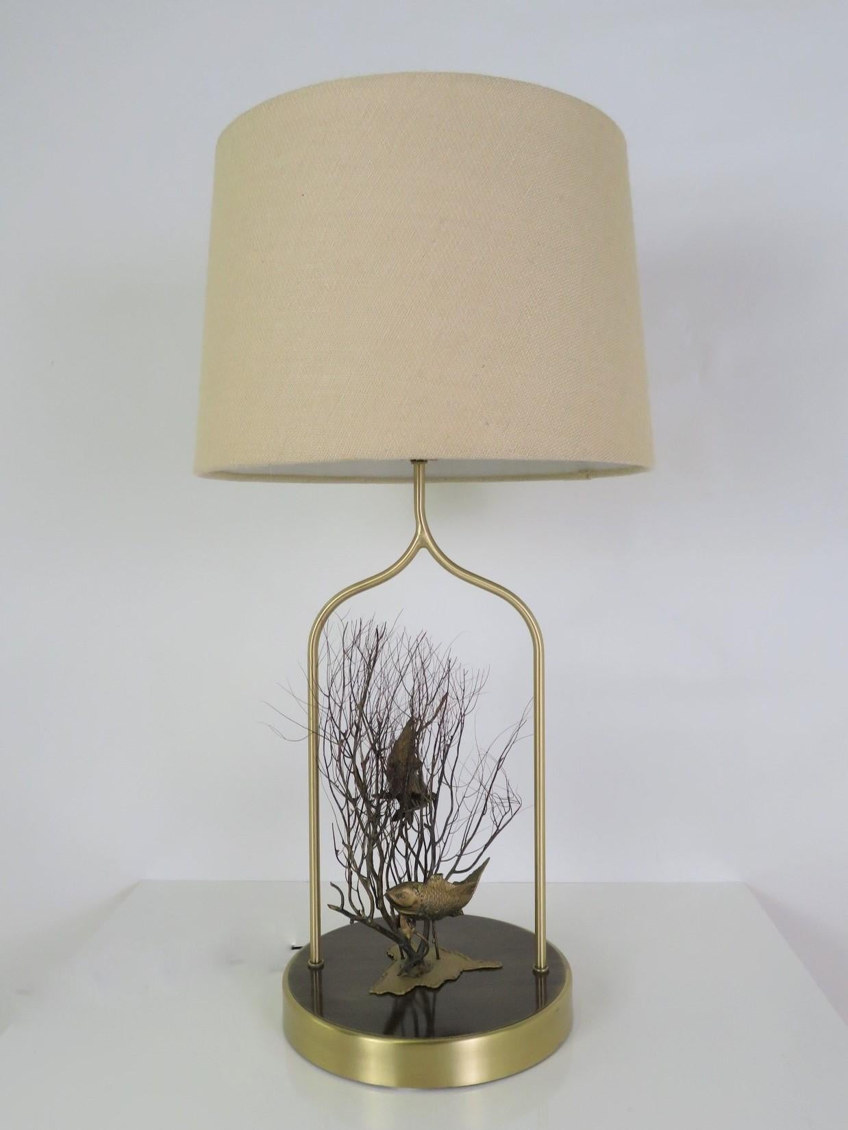 1970s Modern Brass Table Lamp with Fish and Coral Sculptural Decoration 6