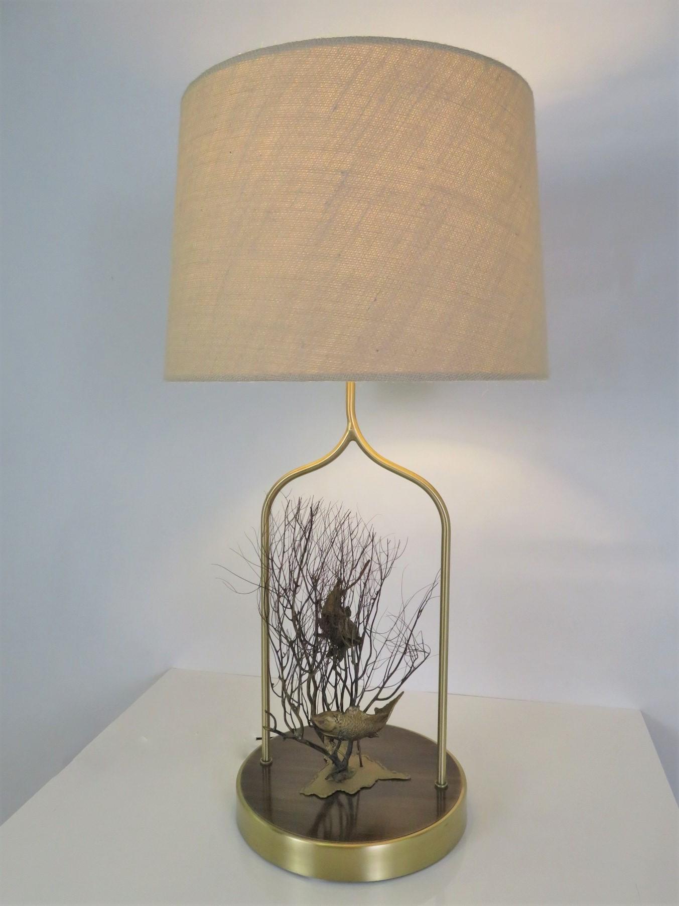 1970s Modern Brass Table Lamp with Fish and Coral Sculptural Decoration 7