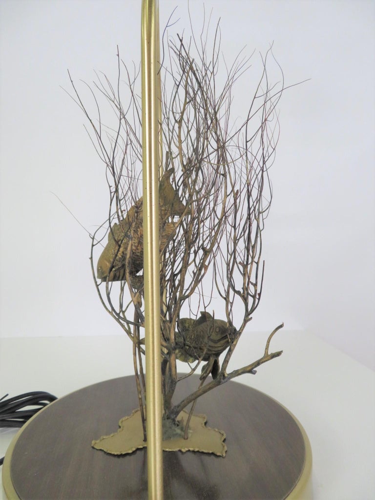 1970s Modern Brass Table Lamp with Fish and Coral Sculptural Decoration For Sale 1