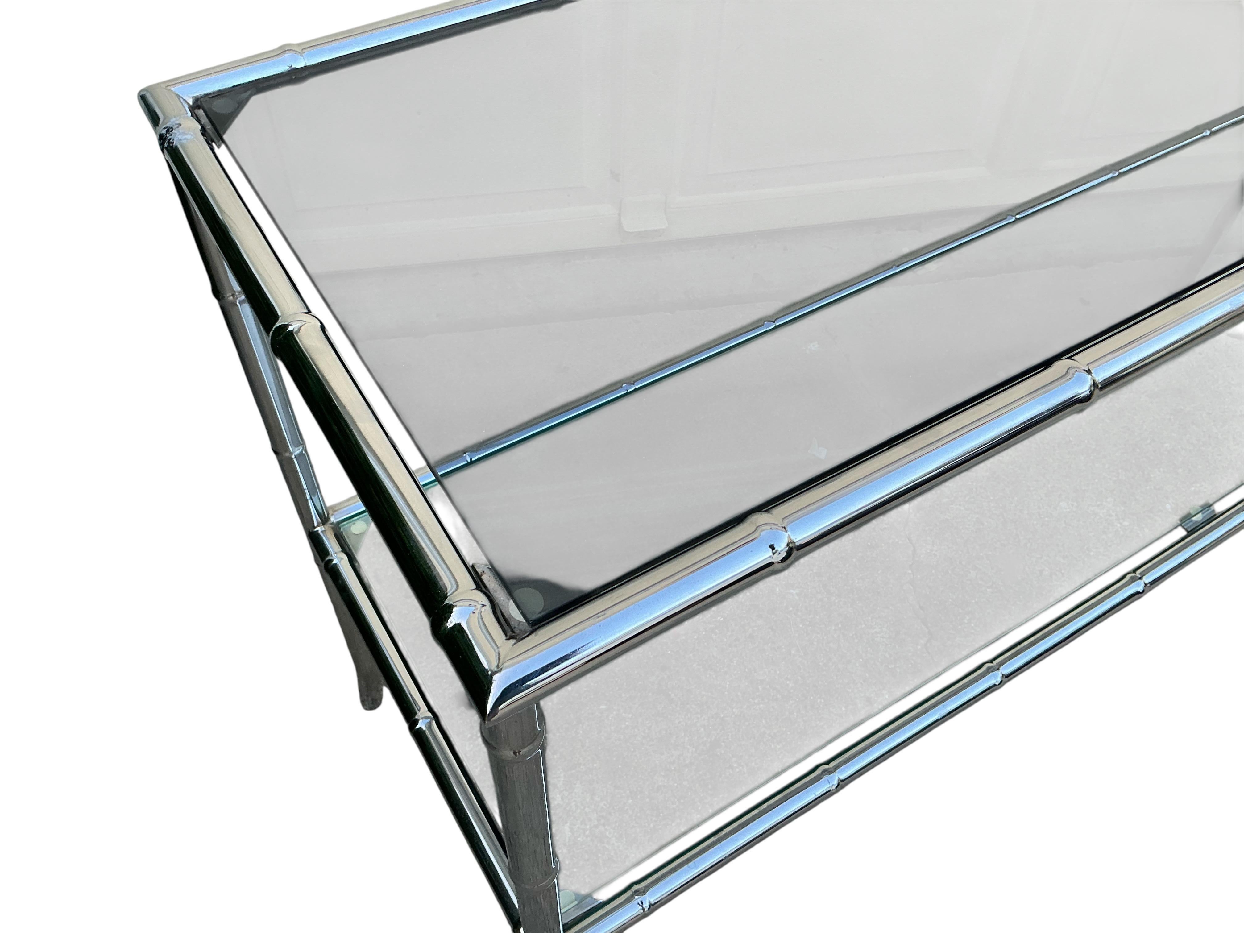 1970er Jahre Moderne Chrom Faux Bambus Glasplatte Konsole / Sofa Tisch (amerikanisch) im Angebot