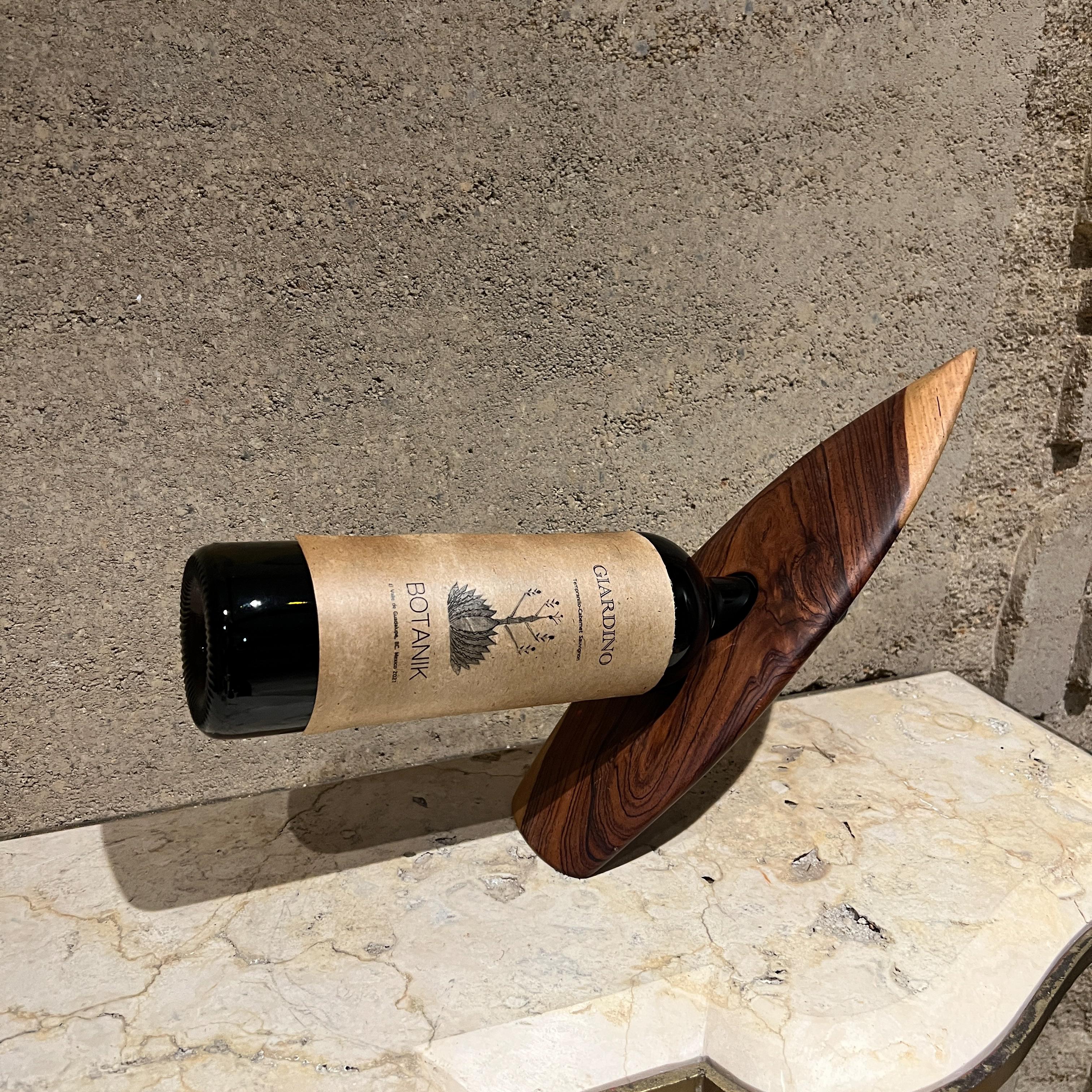 Portabottiglie da vino in legno galleggiante moderno degli anni '70 In condizioni buone in vendita a Chula Vista, CA