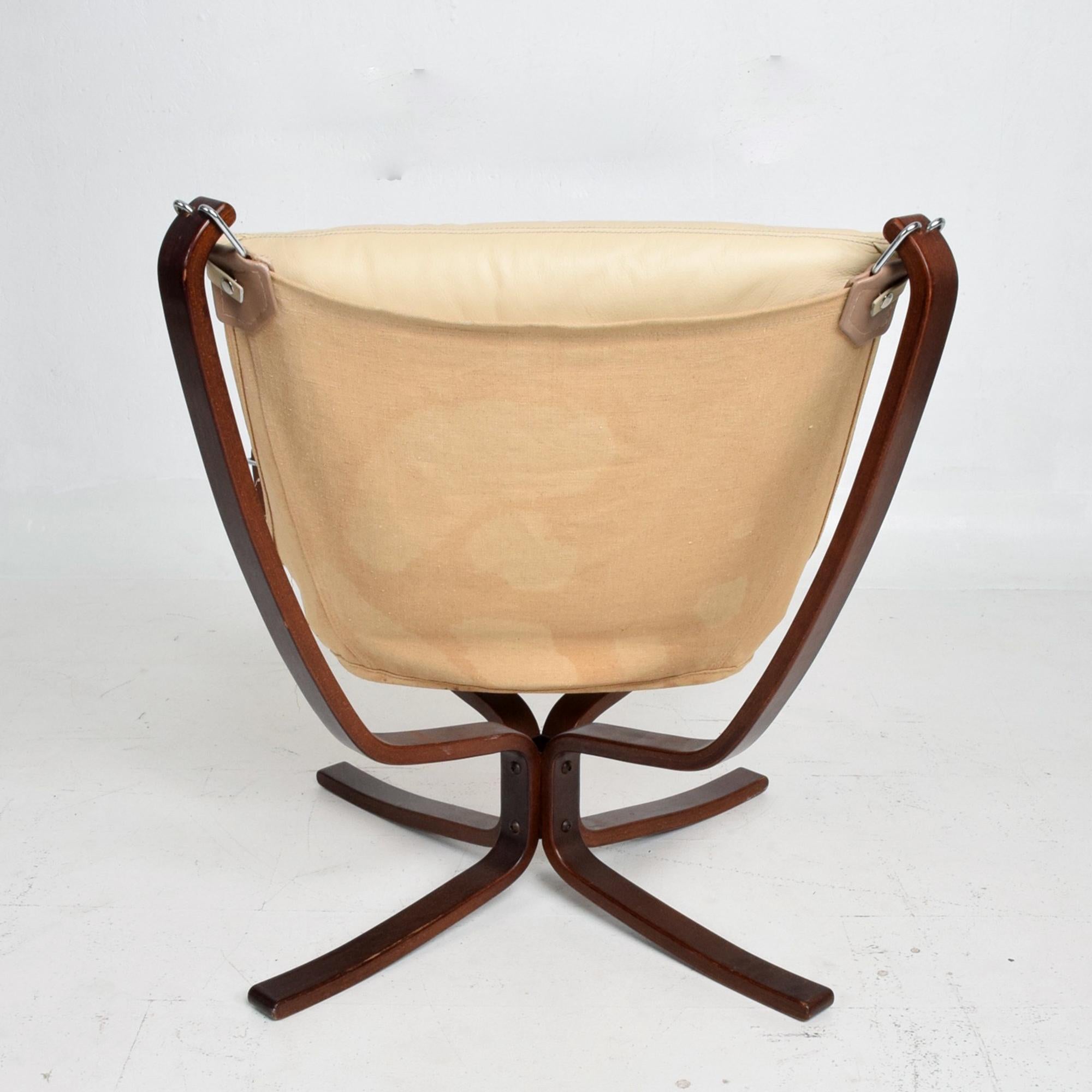 Norwegian 1970s Modern Falcon Chair by Sigurd Ressell for Vatne Møbler in Ivory Leather