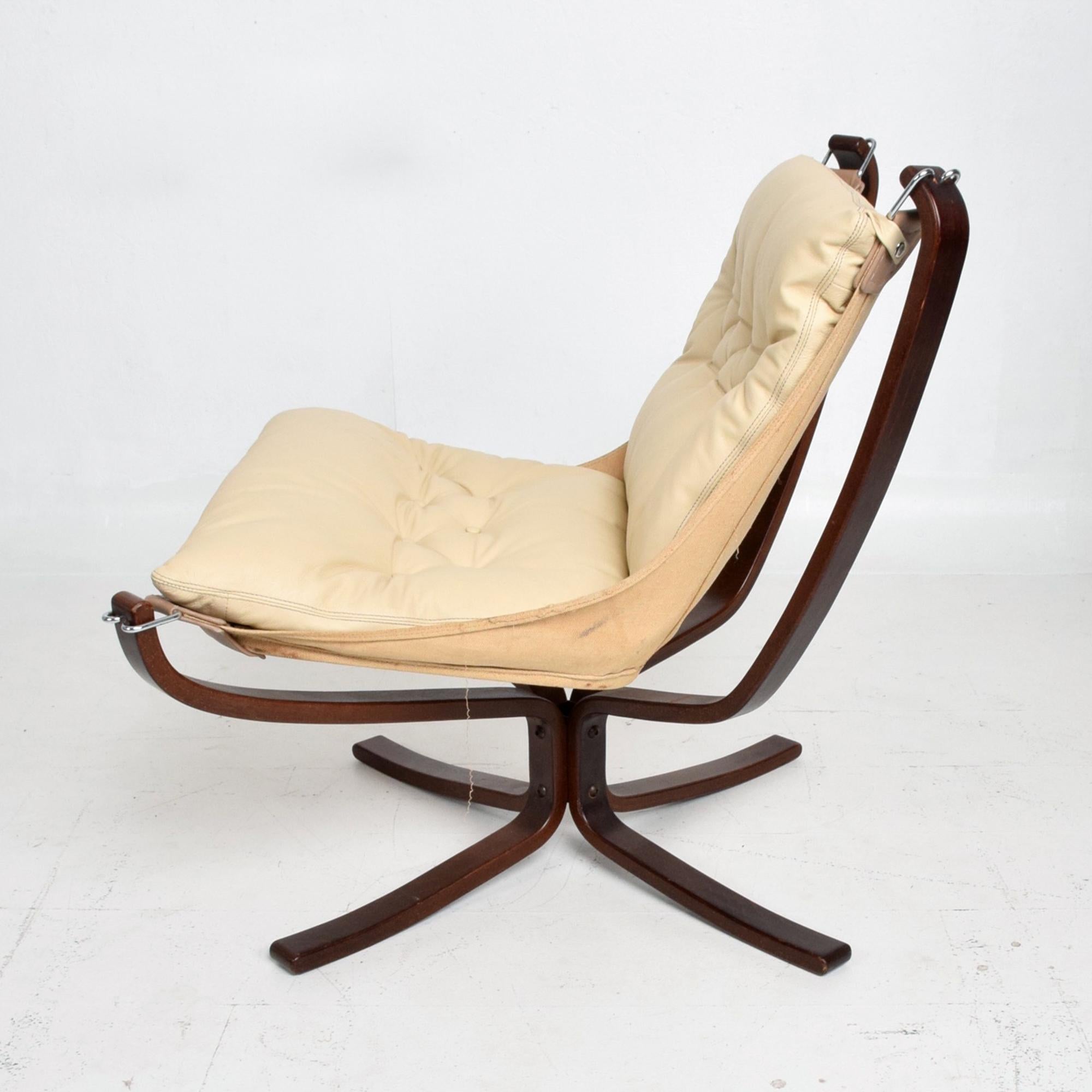 Late 20th Century 1970s Modern Falcon Chair by Sigurd Ressell for Vatne Møbler in Ivory Leather