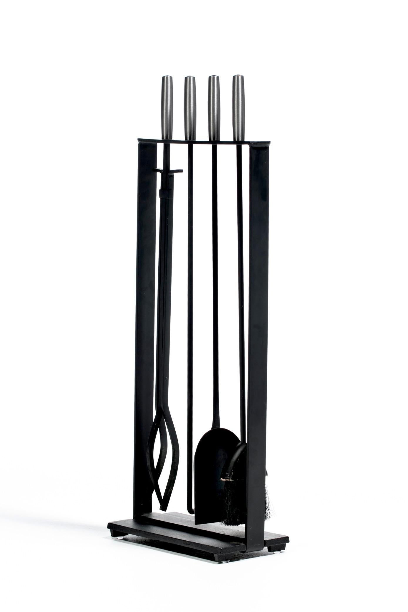 Juego de herramientas para chimeneas modernas de los años 70 de Pilgram en acero inoxidable y hierro Estadounidense en venta