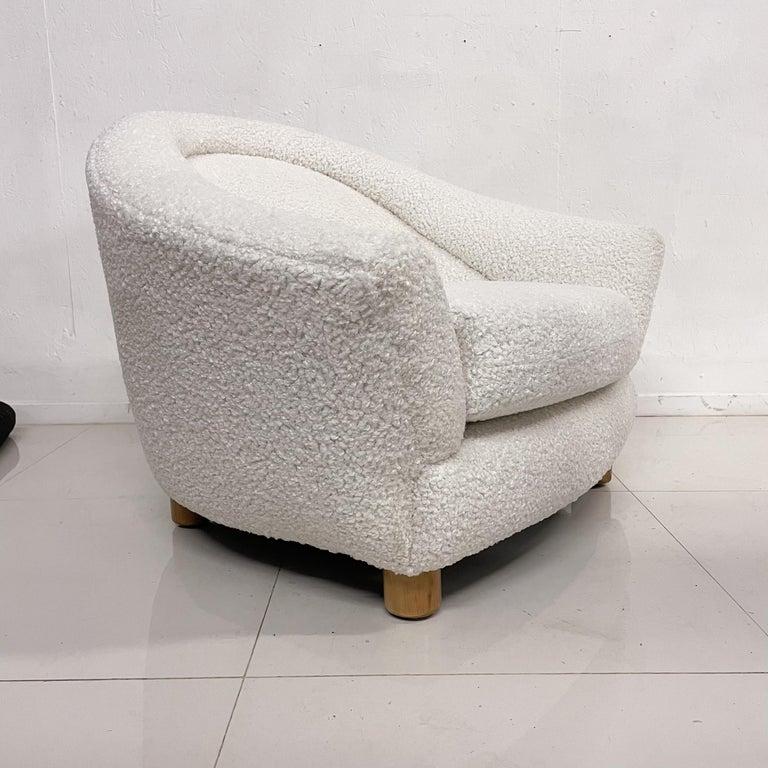 1970s French Plush Polar Bear White Lounge Chairs In Good Condition For Sale In Chula Vista, CA
