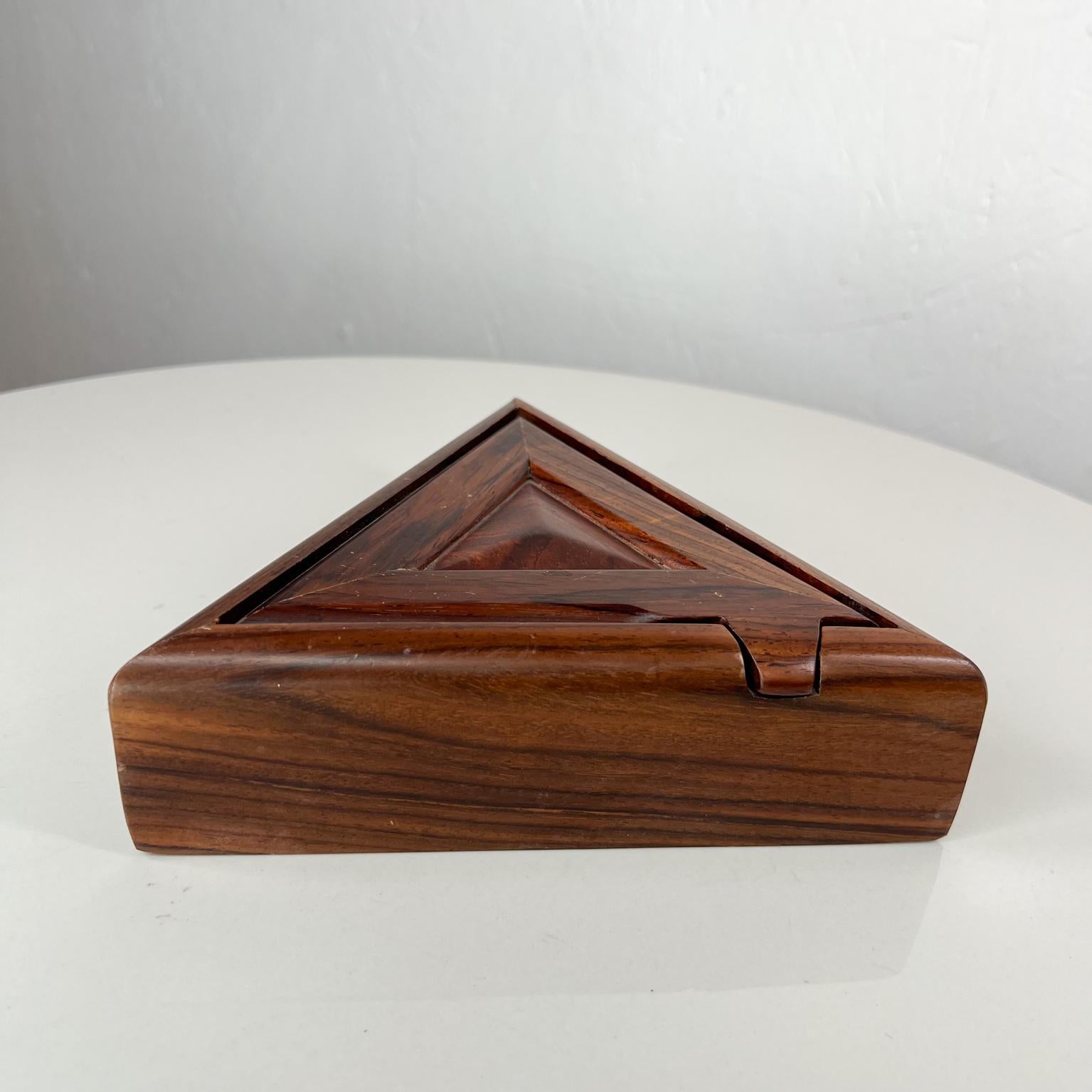 1970s Modern geometric triangular box exotic Cocobolo style Don Shoemaker Mexico
Unmarked
Clever design
Each side is 7.5 x 2.13 tall.
Original unrestored vintage condition.
Refer to images.
 