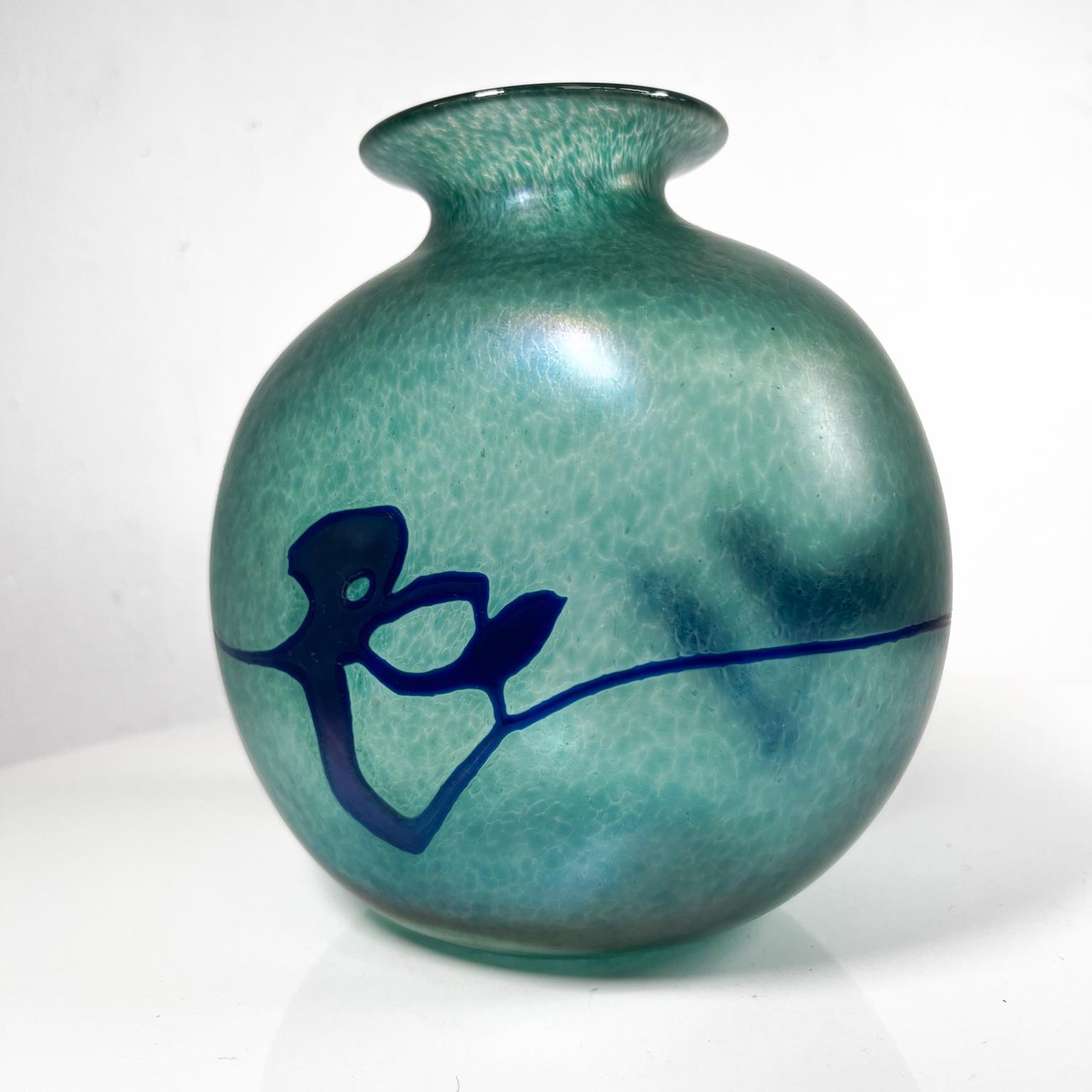 1970s Iridescent Green Art Glass Vase Robert Held Canada For Sale 9
