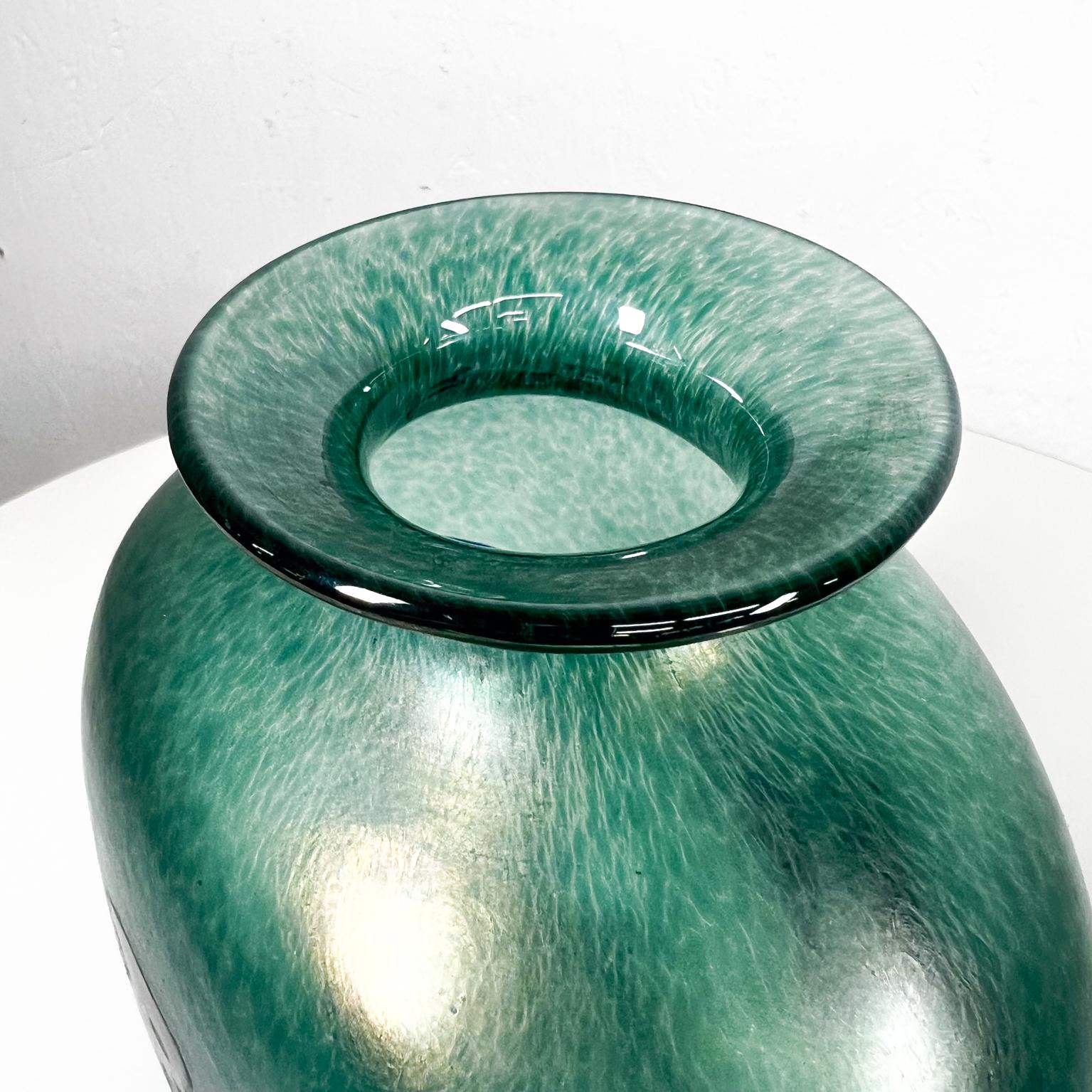 1970s Iridescent Green Art Glass Vase Robert Held Canada For Sale 11