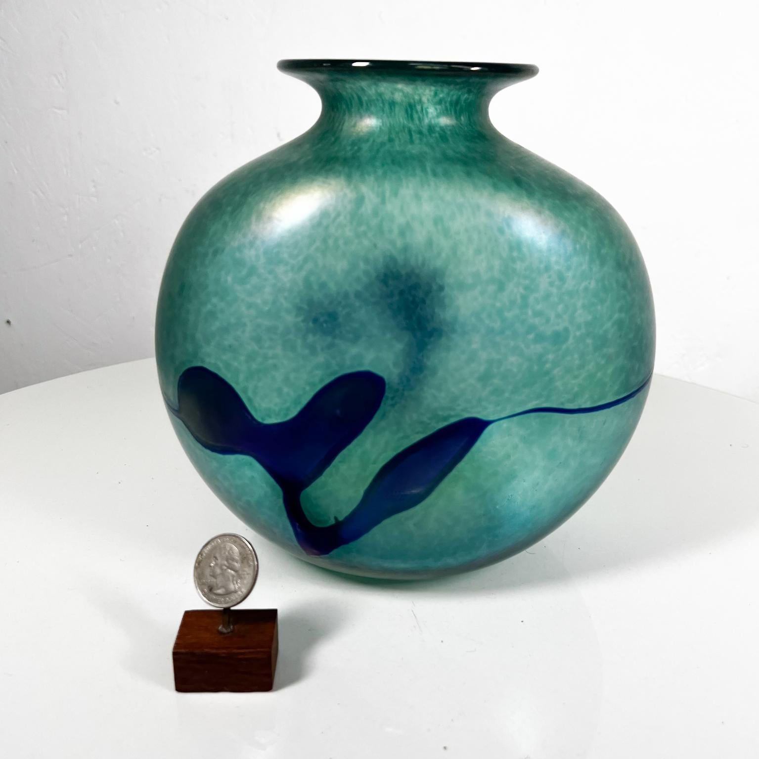 1970s Iridescent Green Art Glass Vase Robert Held Canada For Sale 12