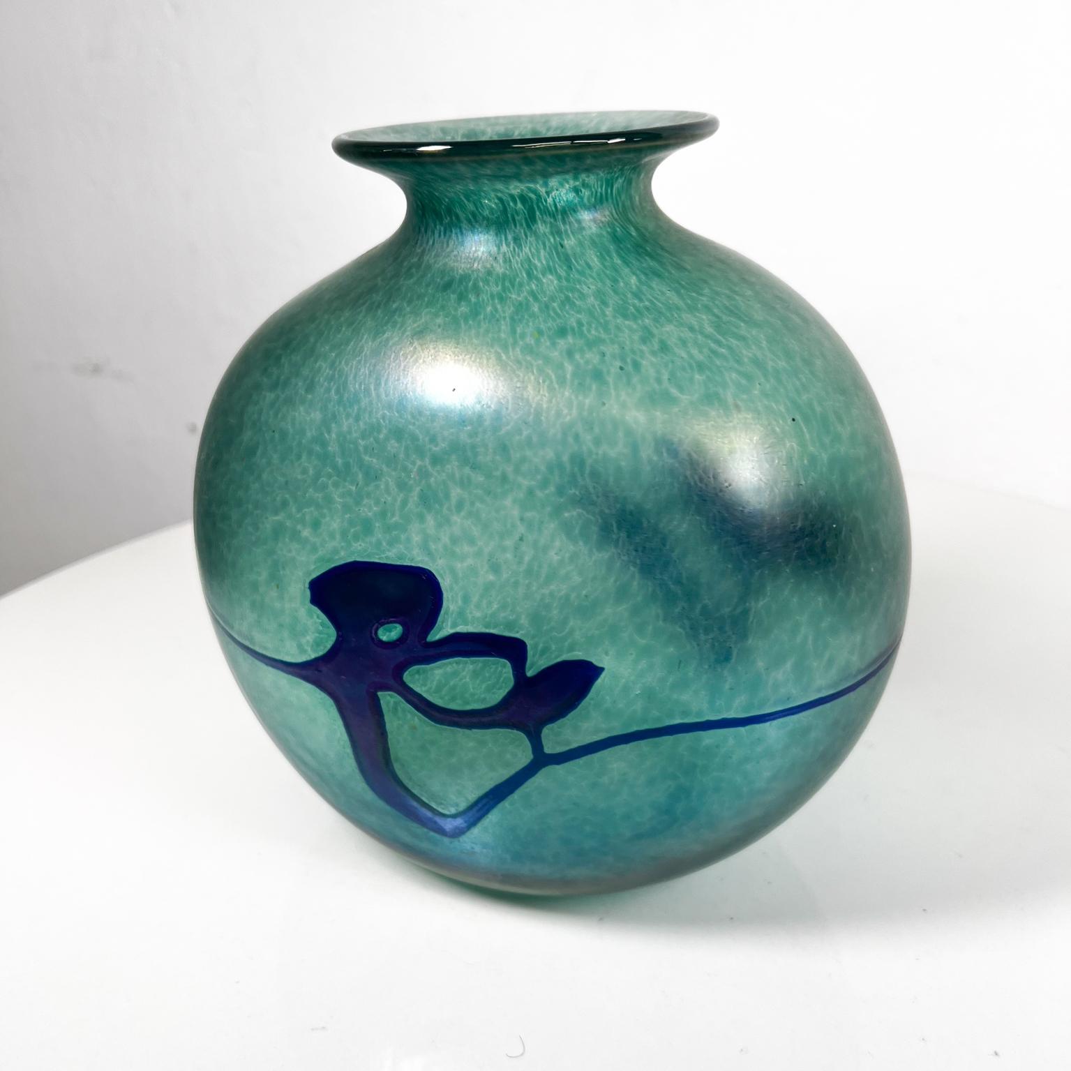 1970s Iridescent Green Art Glass Vase Robert Held Canada For Sale 8