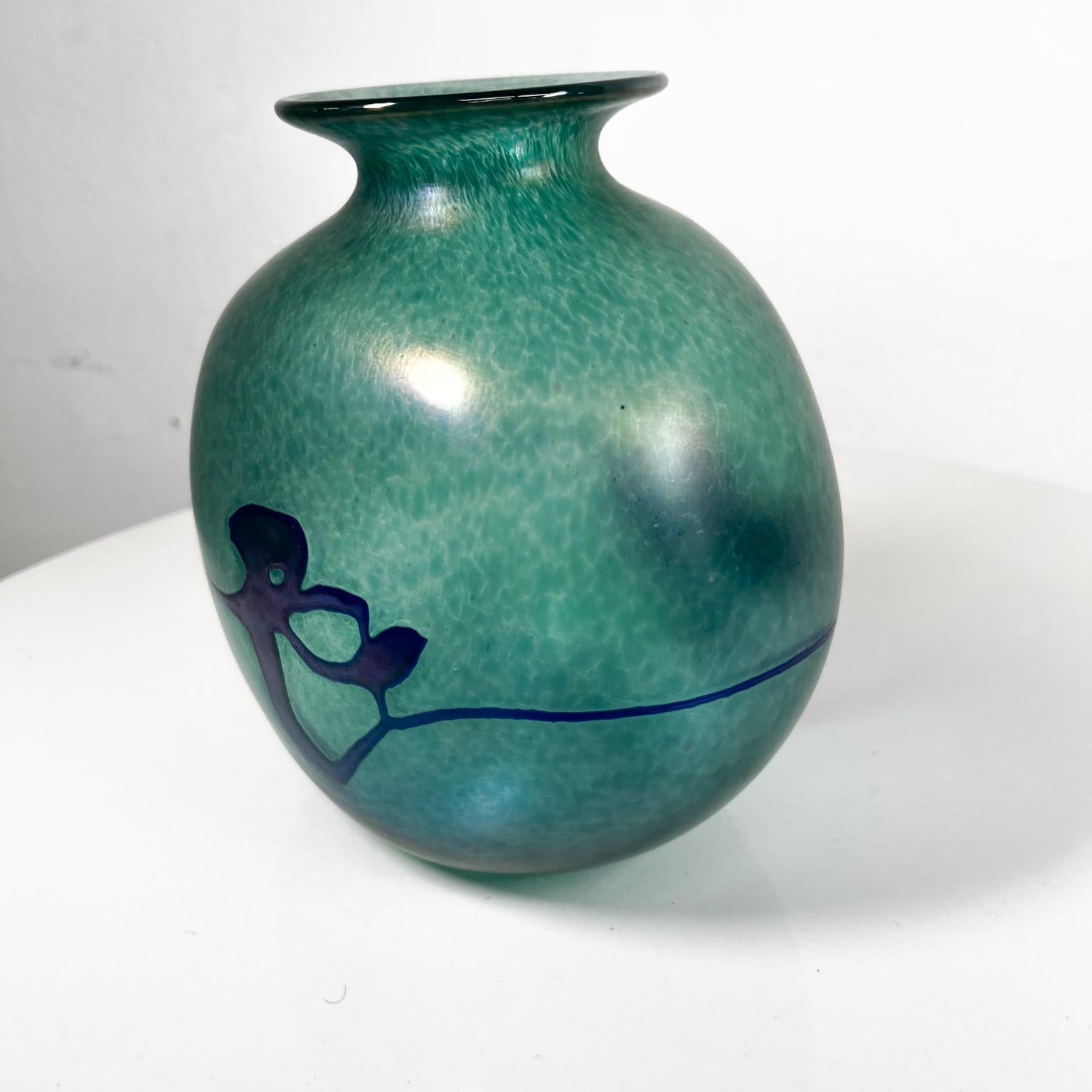 1970s Iridescent Green Art Glass Vase Robert Held Canada For Sale 8
